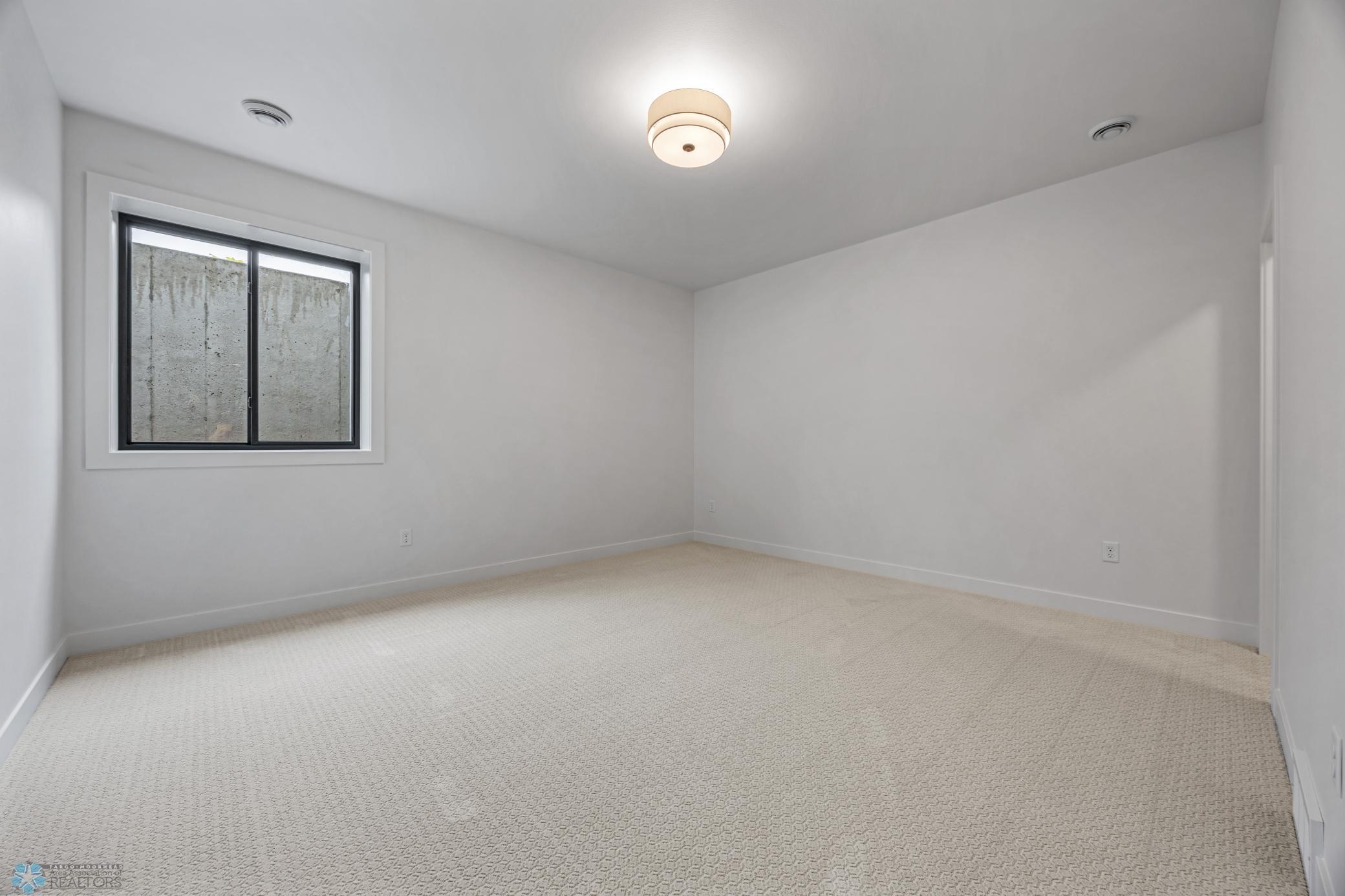 2025 single family home for sale at 605 Lorraine Way in Colfax, ND — 5 bed, 3 bath (photo 52 of 55)