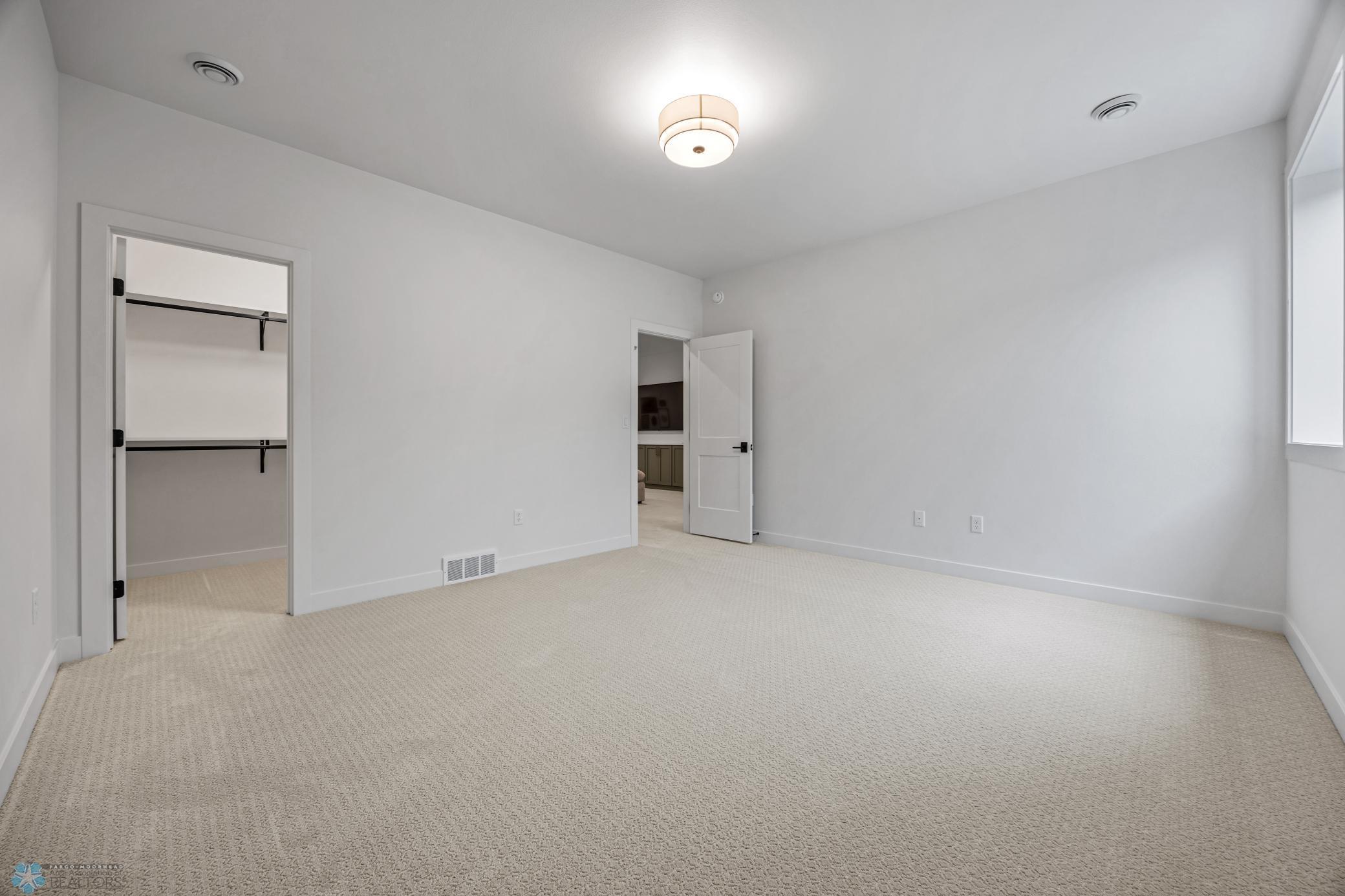 2025 single family home for sale at 605 Lorraine Way in Colfax, ND — 5 bed, 3 bath (photo 53 of 55)