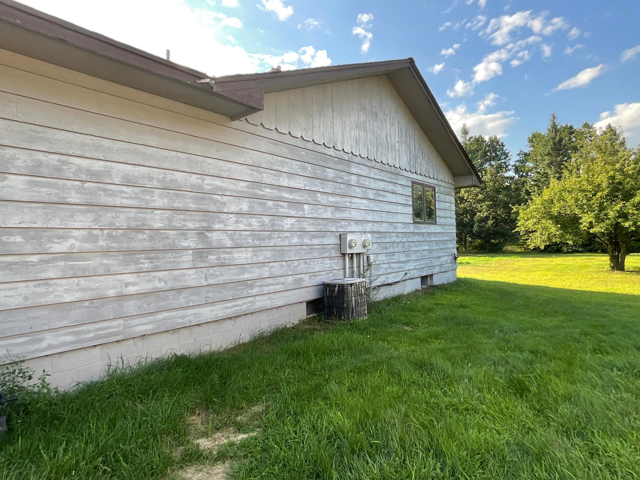 1987 single family home for sale at 37276 Willow Road N in Laporte, MN — 2 bed, 1 bath (photo 17 of 24)