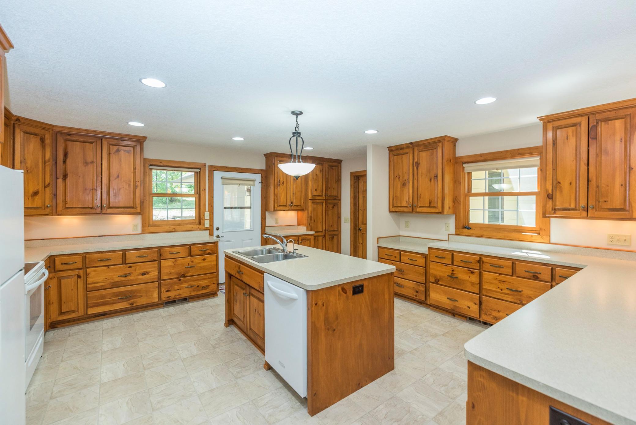 2010 single family home for sale at 34477 Gasink Road in Pequot Lakes, MN — 3 bed, 3 bath (photo 8 of 49)