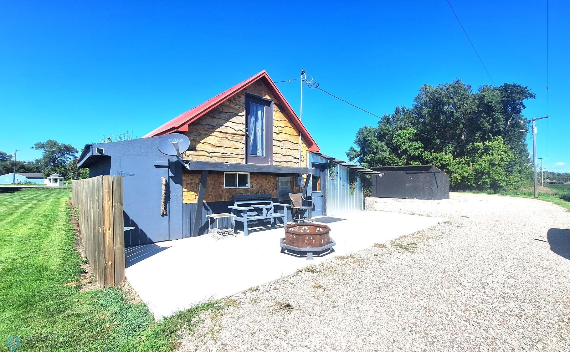 1940 single family home for sale at 210 1st Street in Great Bend, ND — 1 bed, 1 bath (photo 2 of 17)