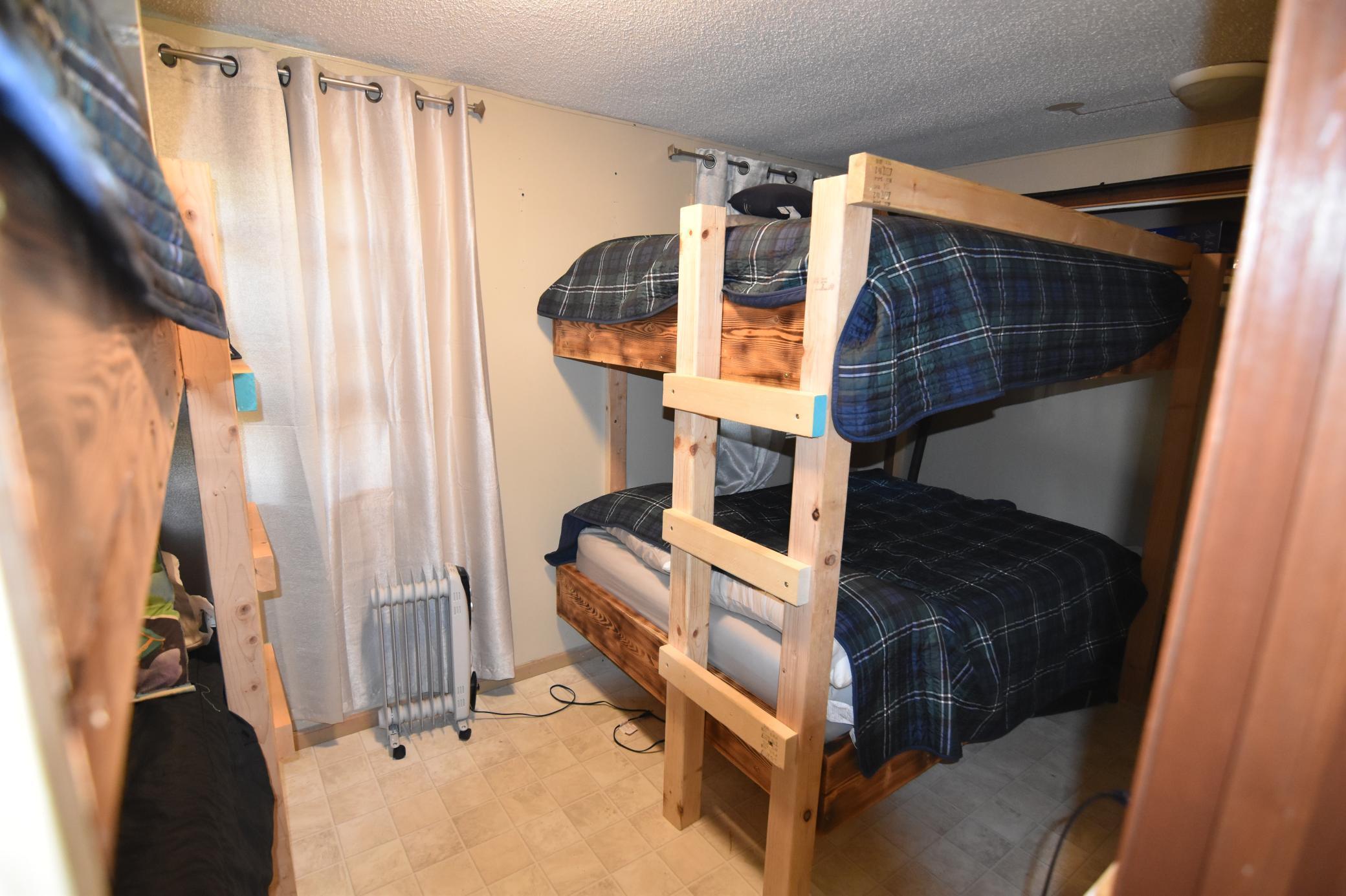 1960 single family home for sale at 627 School Forest Road SW in Baudette, MN — 1 bed, 1 bath (photo 11 of 18)
