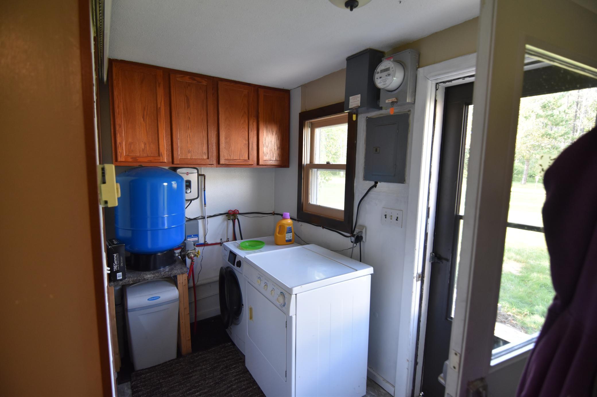 1960 single family home for sale at 627 School Forest Road SW in Baudette, MN — 1 bed, 1 bath (photo 12 of 18)