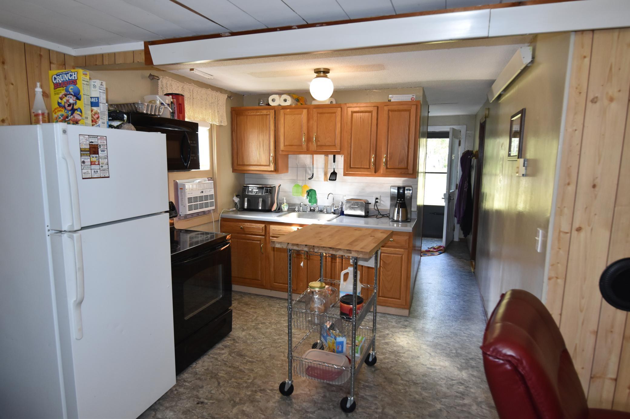 1960 single family home for sale at 627 School Forest Road SW in Baudette, MN — 1 bed, 1 bath (photo 9 of 18)