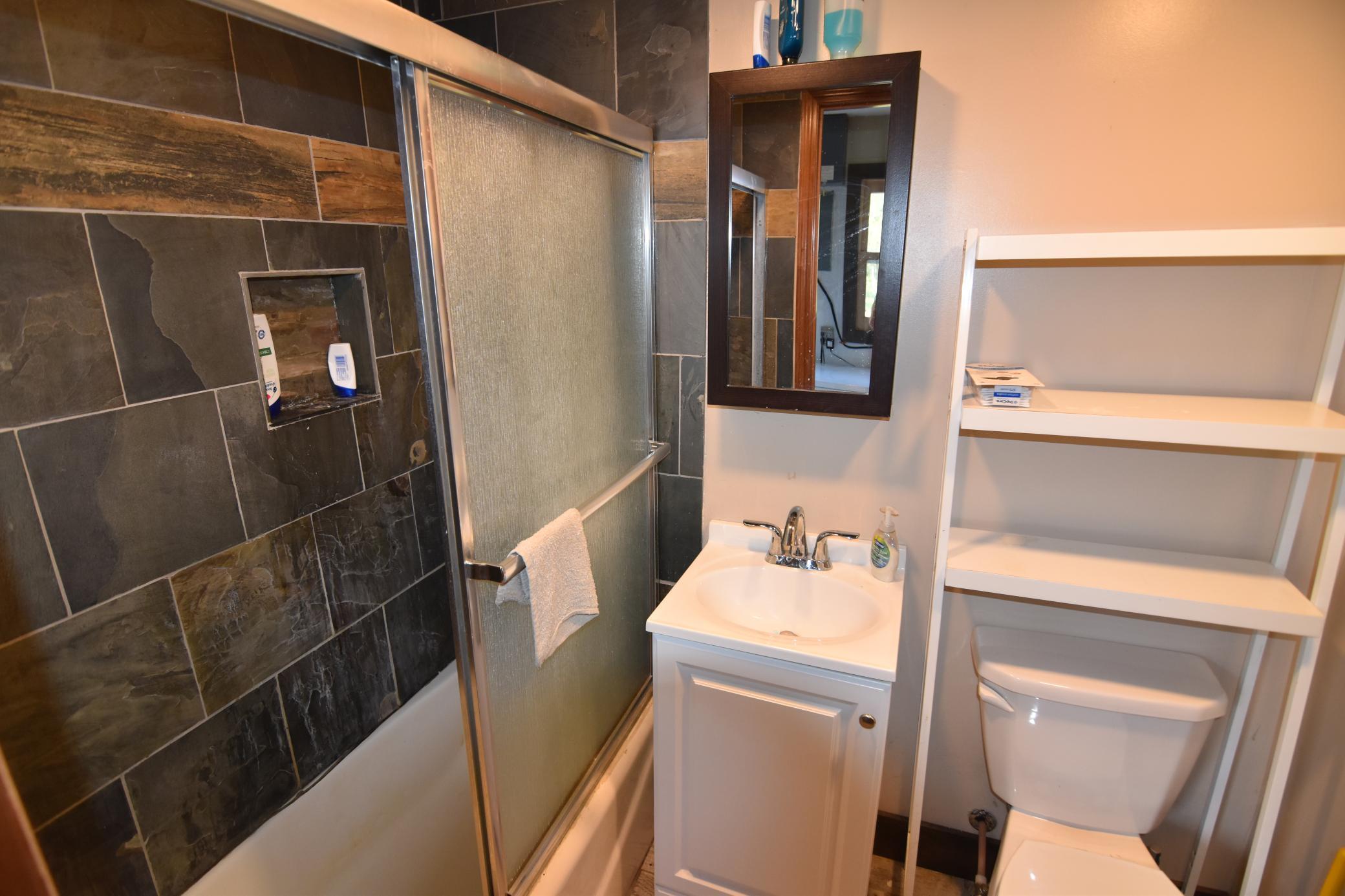 1960 single family home for sale at 627 School Forest Road SW in Baudette, MN — 1 bed, 1 bath (photo 10 of 18)