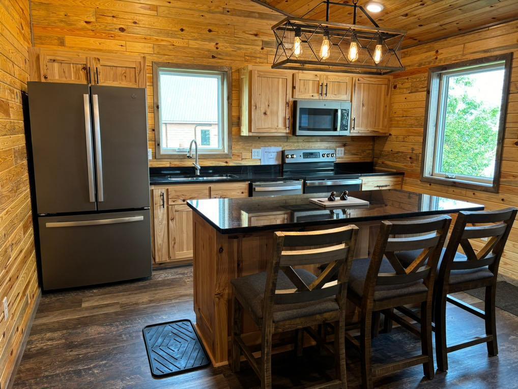 2021 single family home for sale at 3178 Flag Island in Angle Inlet, MN — 6 bed, 4 bath (photo 2 of 10)