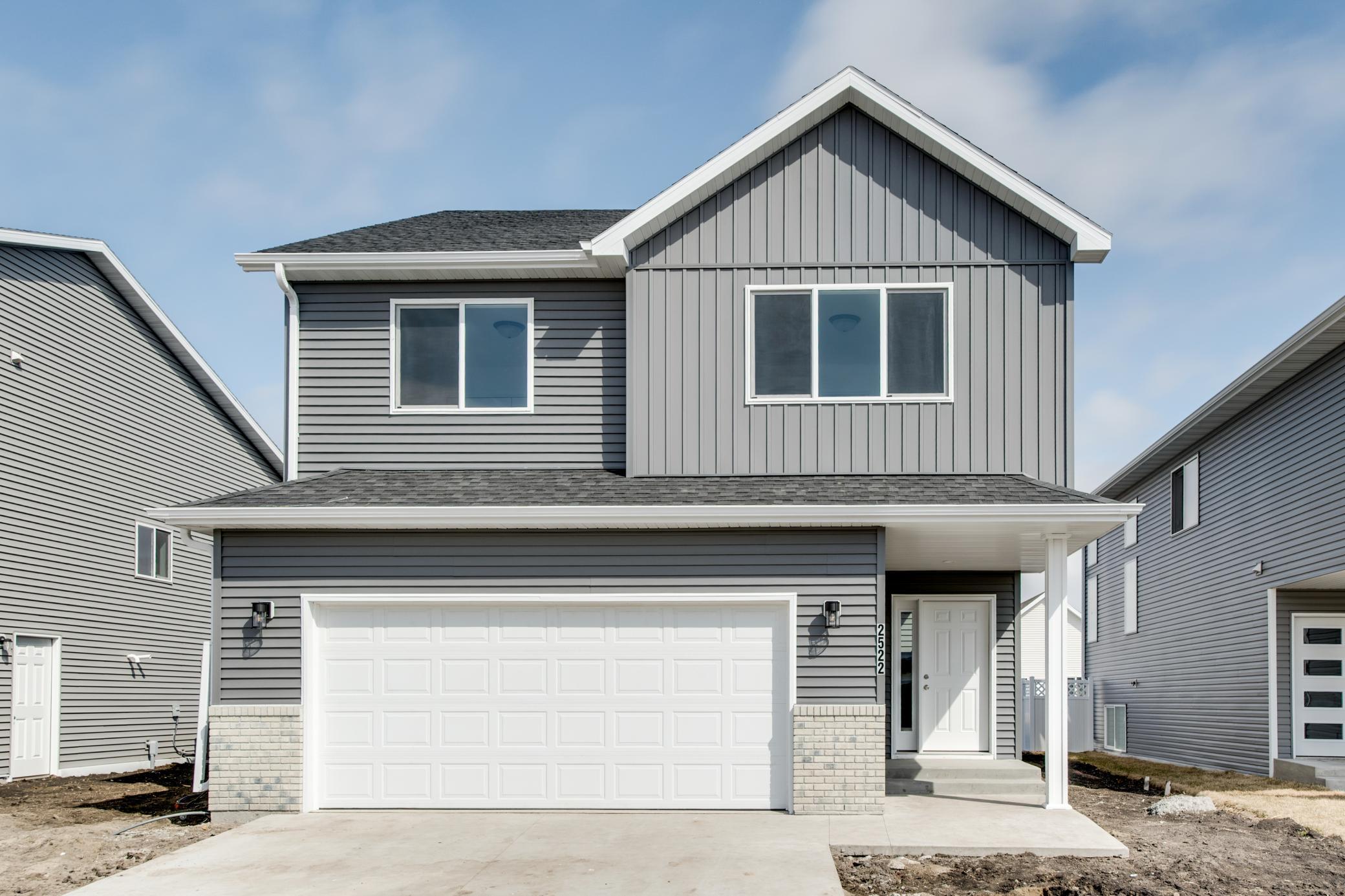 2025 single family home for sale at 2522 38th Avenue S in Moorhead, MN — 3 bed, 3 bath (photo 2 of 43)