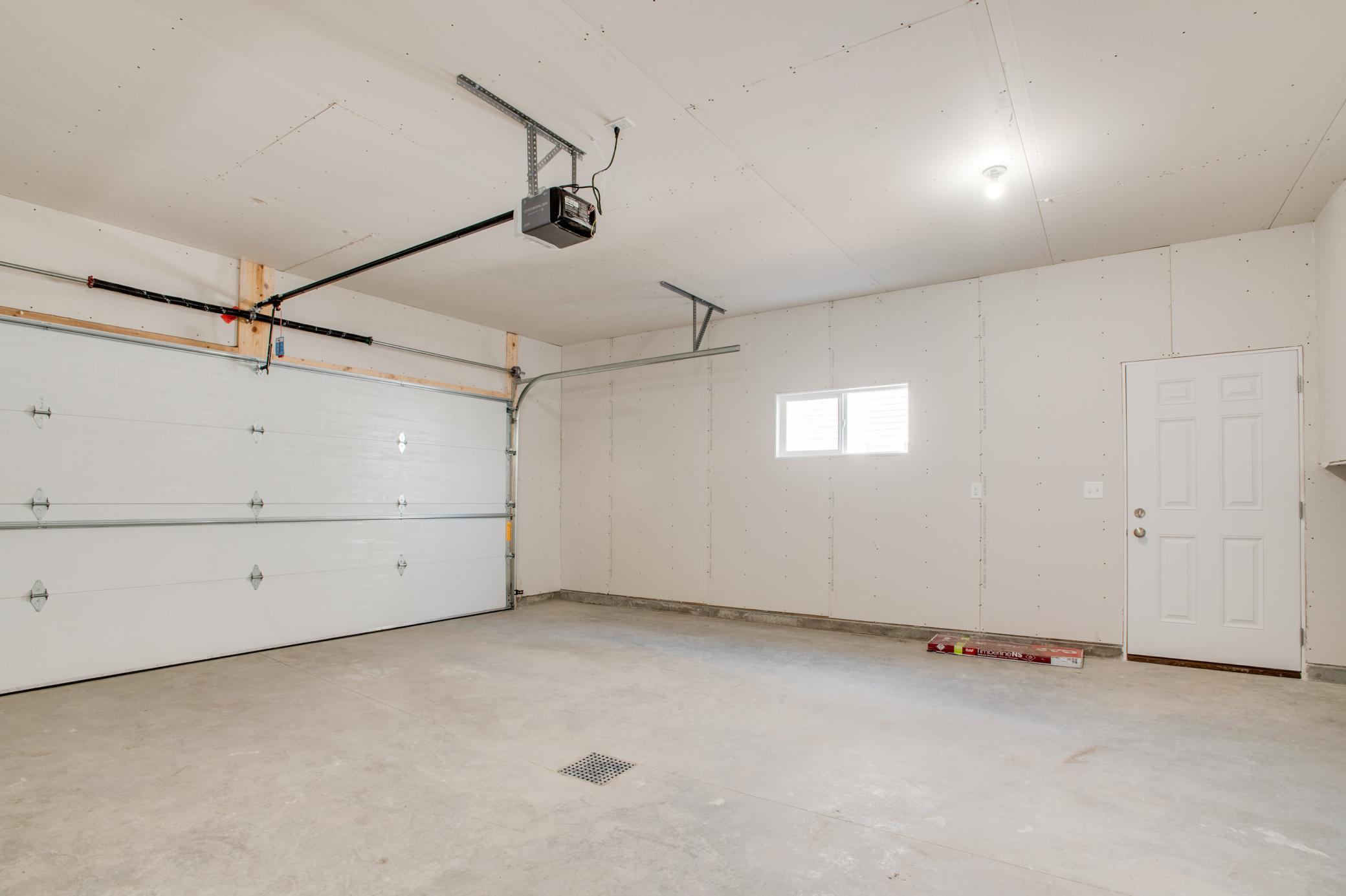 2025 single family home for sale at 2522 38th Avenue S in Moorhead, MN — 3 bed, 3 bath (photo 40 of 43)
