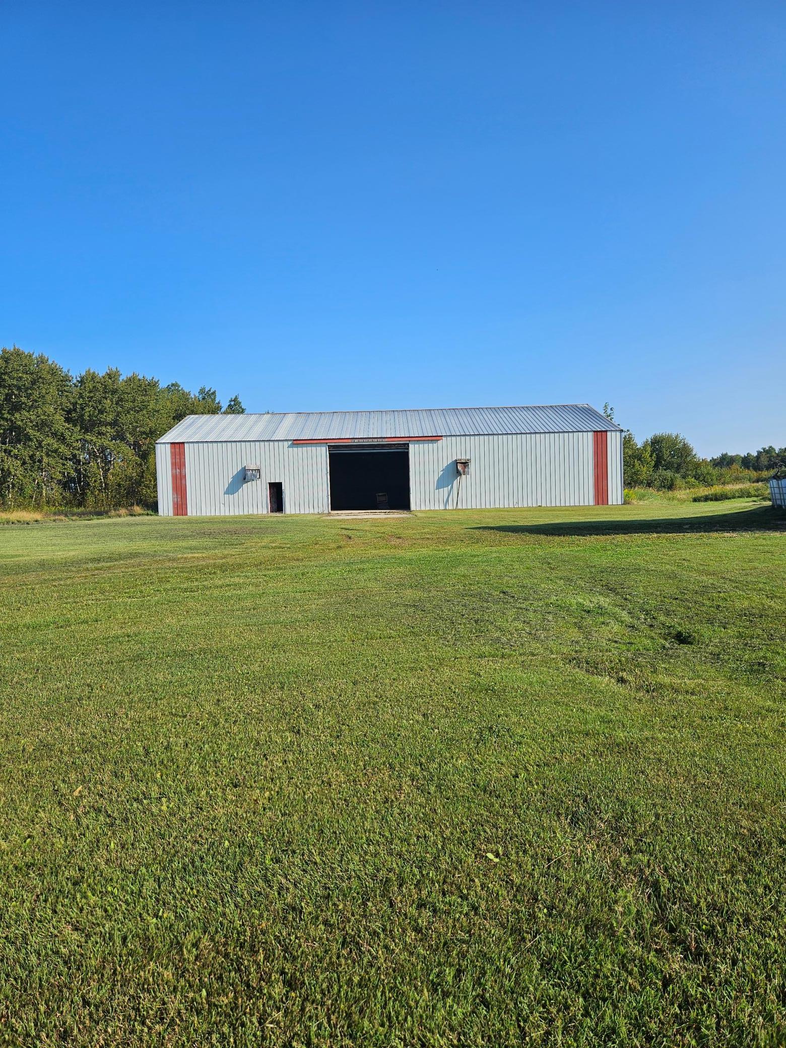 1940 single family home for sale at 6402 Krull Street in Baudette, MN — 4 bed, 2 bath (photo 7 of 23)