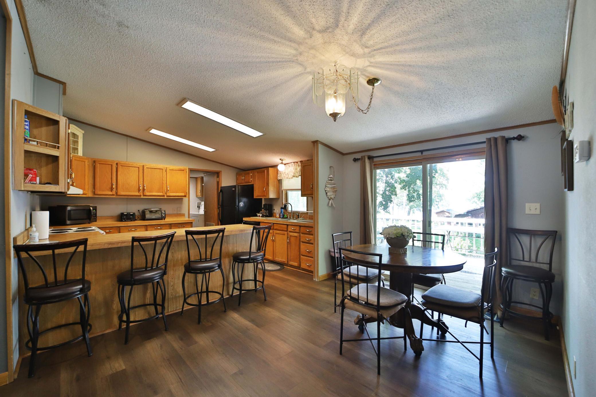 1995 single family home for sale at 801 E Lake Street in Osakis, MN — 3 bed, 2 bath (photo 2 of 38)