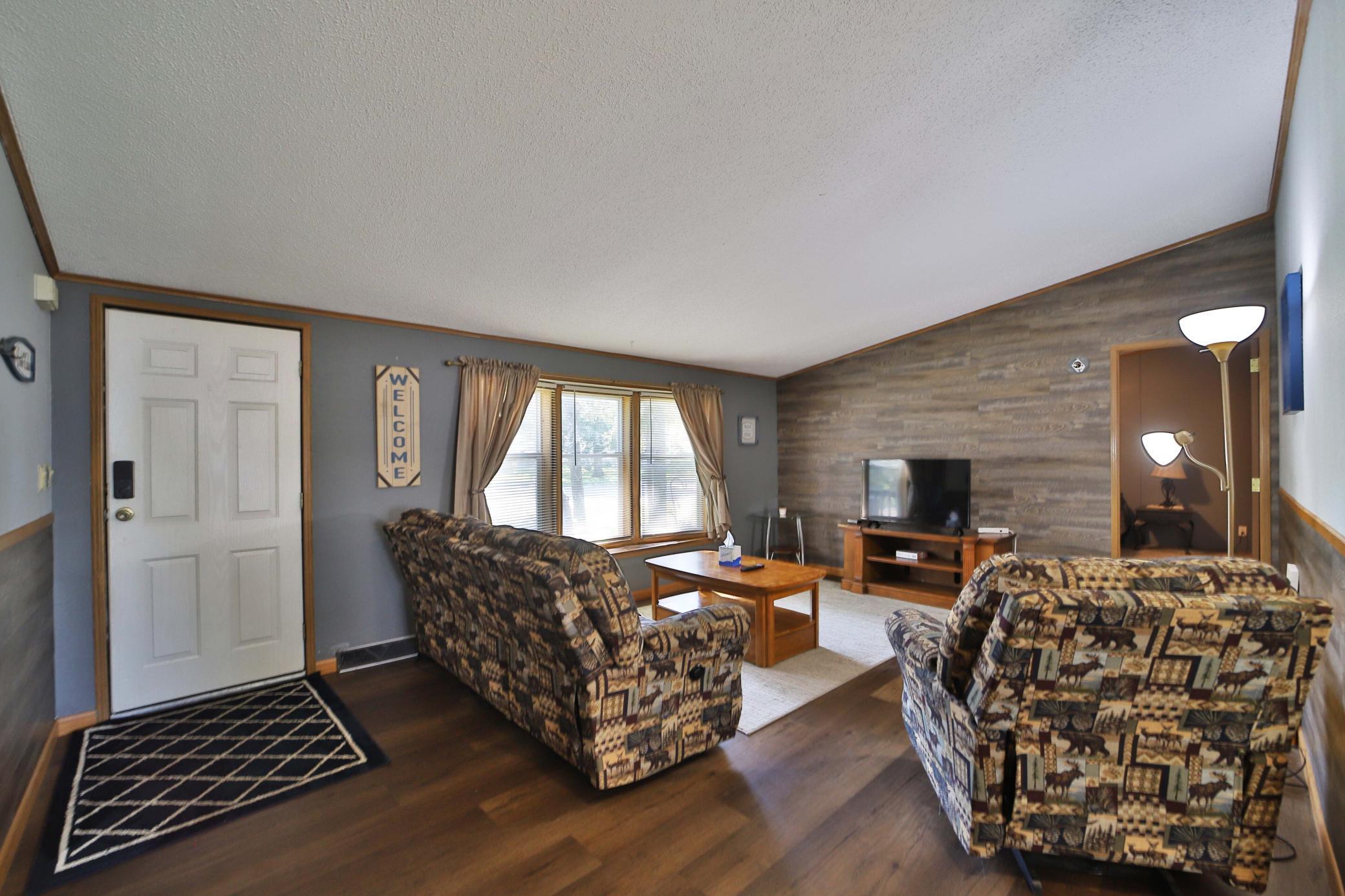 1995 single family home for sale at 801 E Lake Street in Osakis, MN — 3 bed, 2 bath (photo 12 of 38)