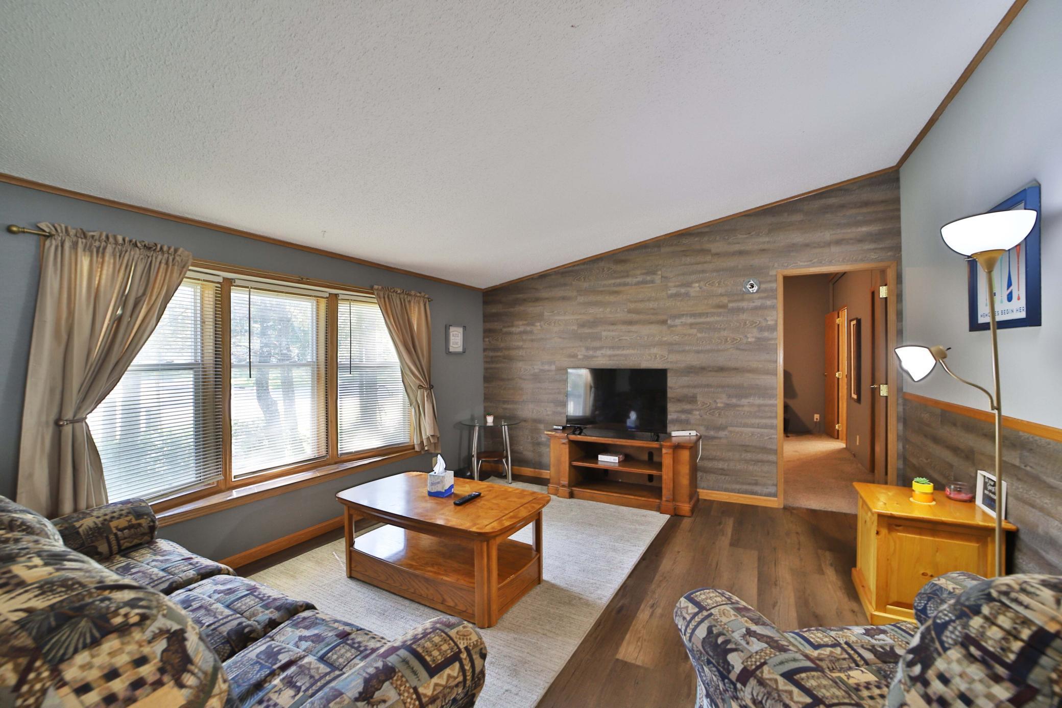 1995 single family home for sale at 801 E Lake Street in Osakis, MN — 3 bed, 2 bath (photo 13 of 38)