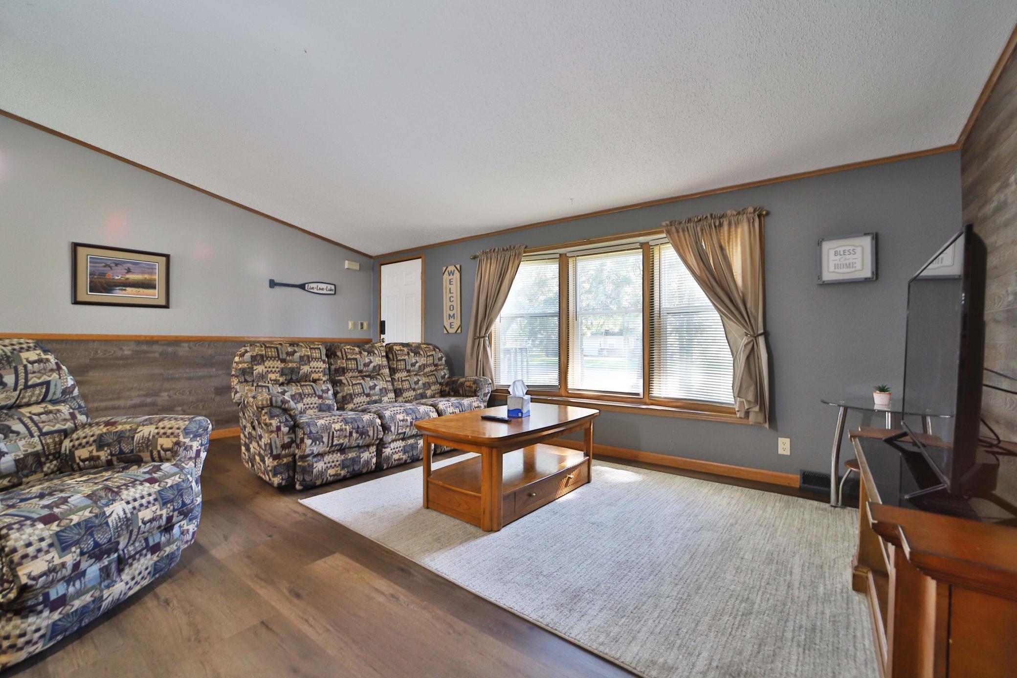 1995 single family home for sale at 801 E Lake Street in Osakis, MN — 3 bed, 2 bath (photo 15 of 38)