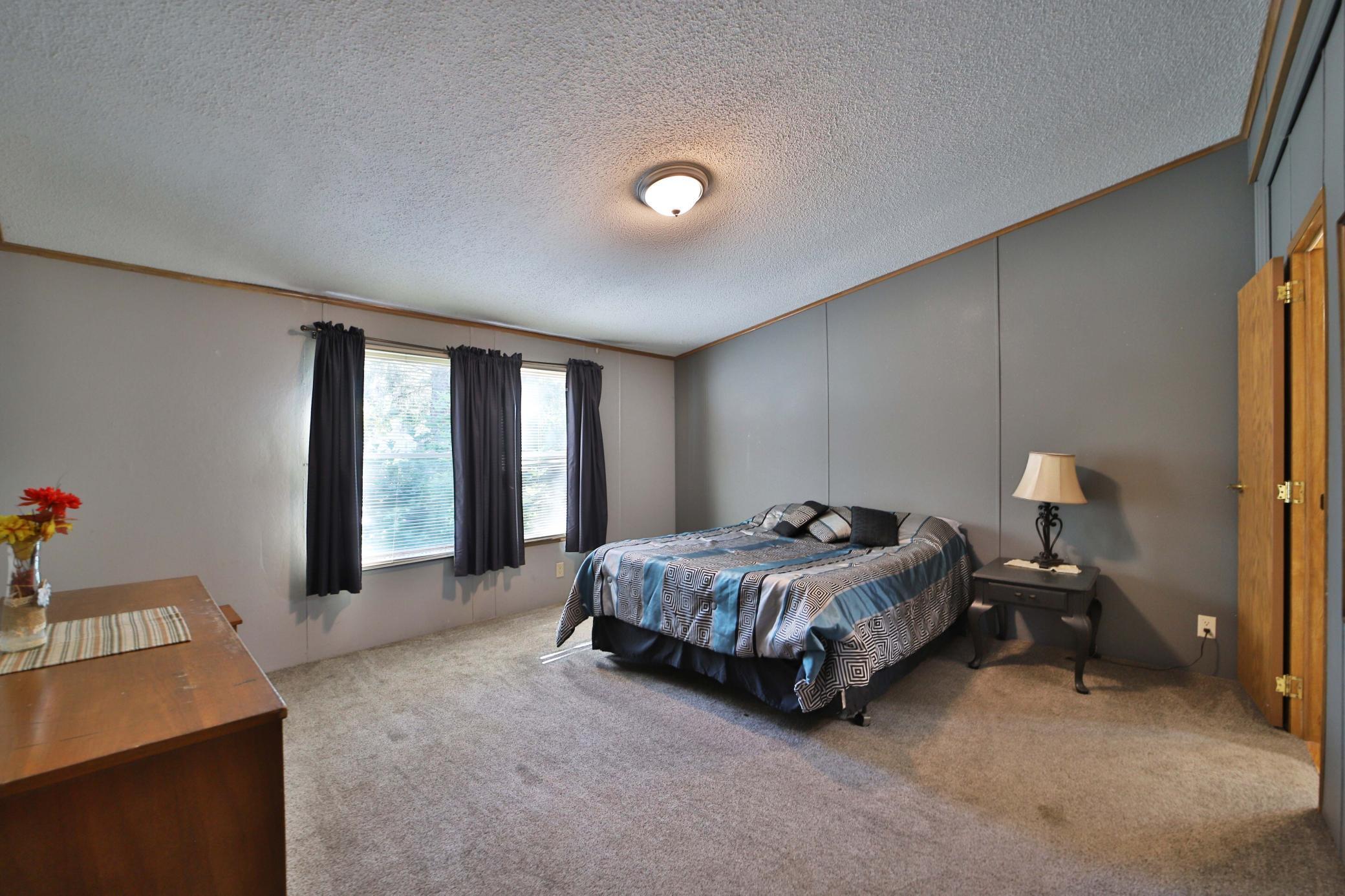 1995 single family home for sale at 801 E Lake Street in Osakis, MN — 3 bed, 2 bath (photo 17 of 38)