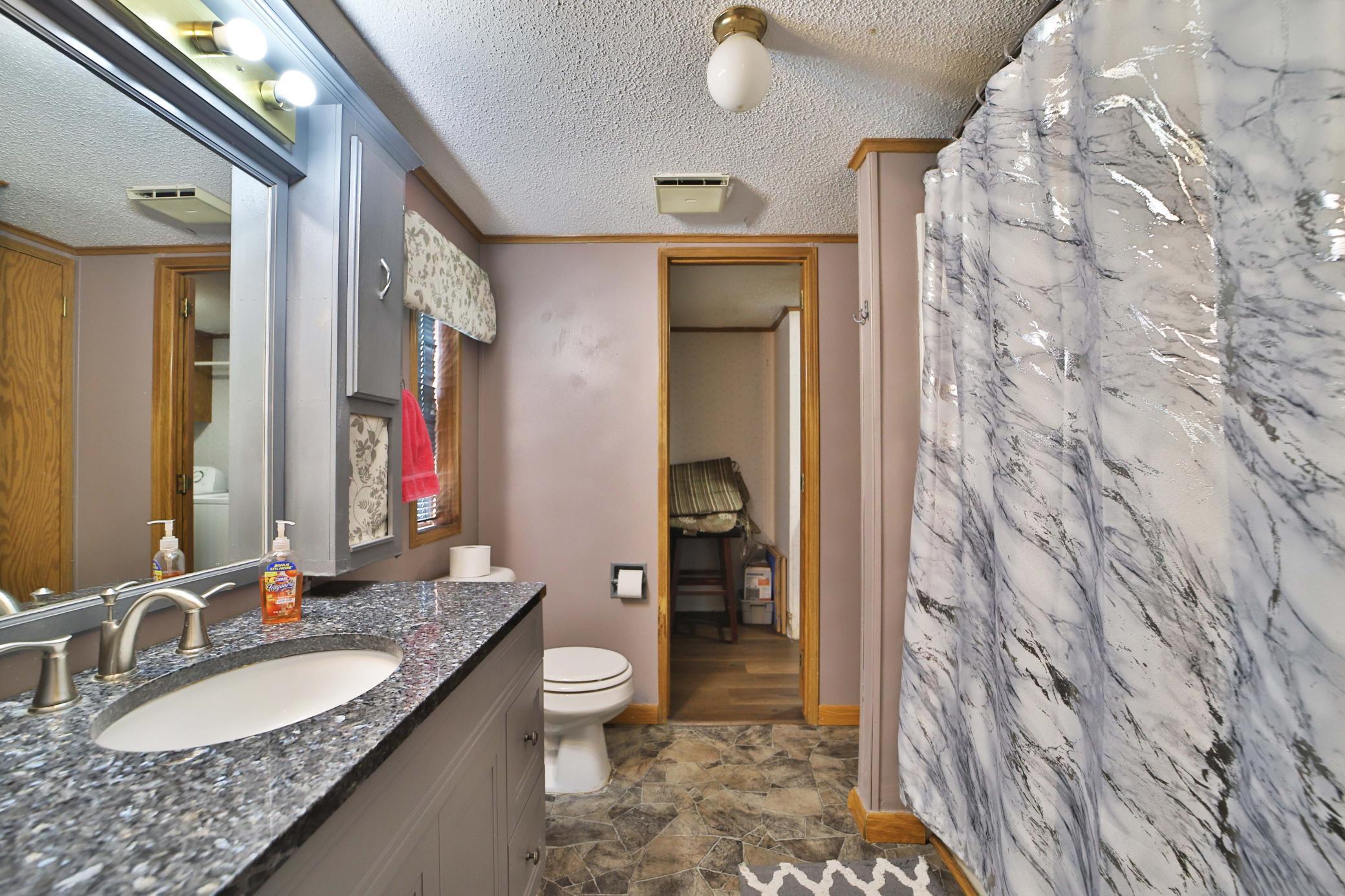 1995 single family home for sale at 801 E Lake Street in Osakis, MN — 3 bed, 2 bath (photo 20 of 38)