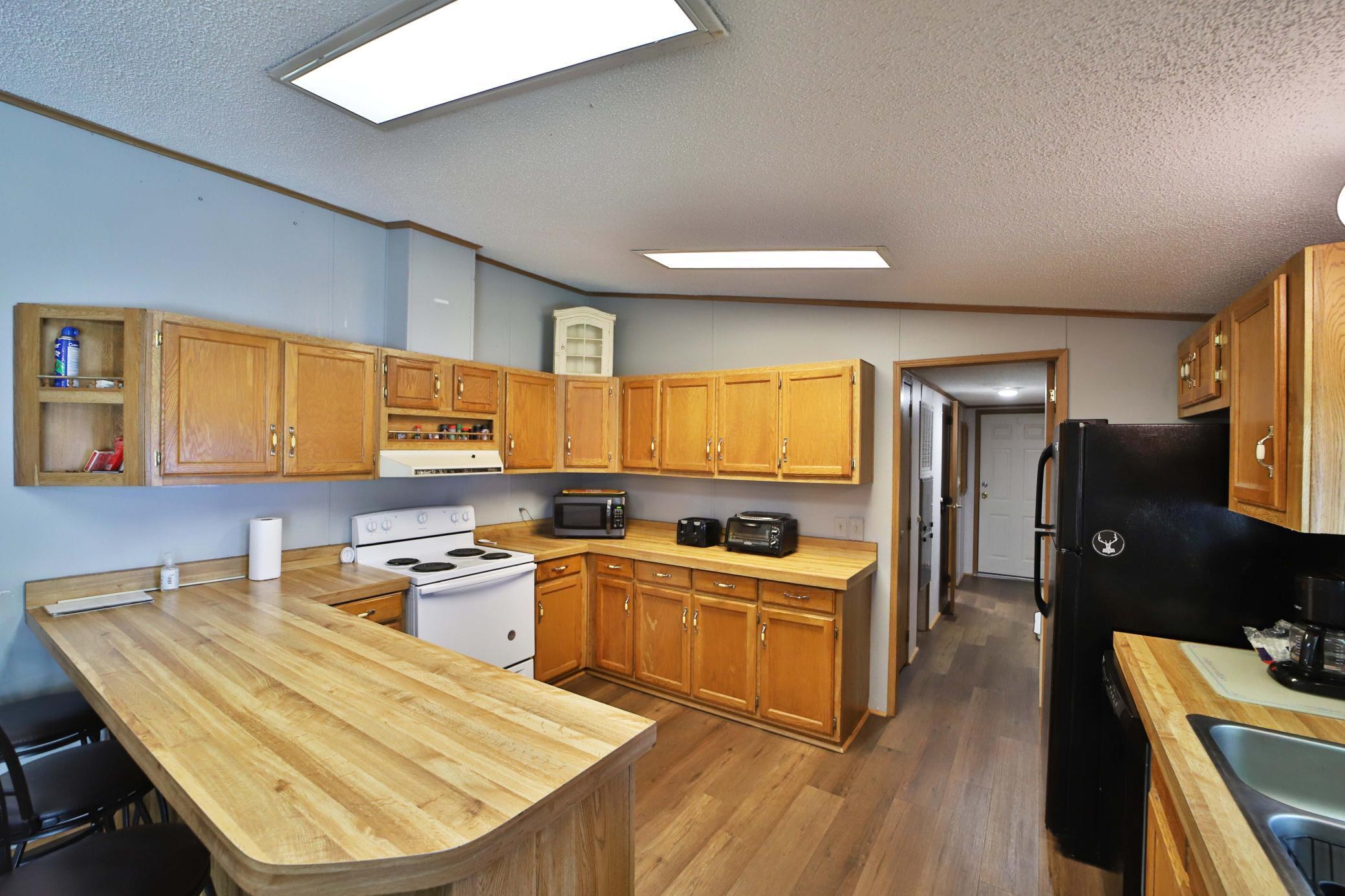 1995 single family home for sale at 801 E Lake Street in Osakis, MN — 3 bed, 2 bath (photo 3 of 38)
