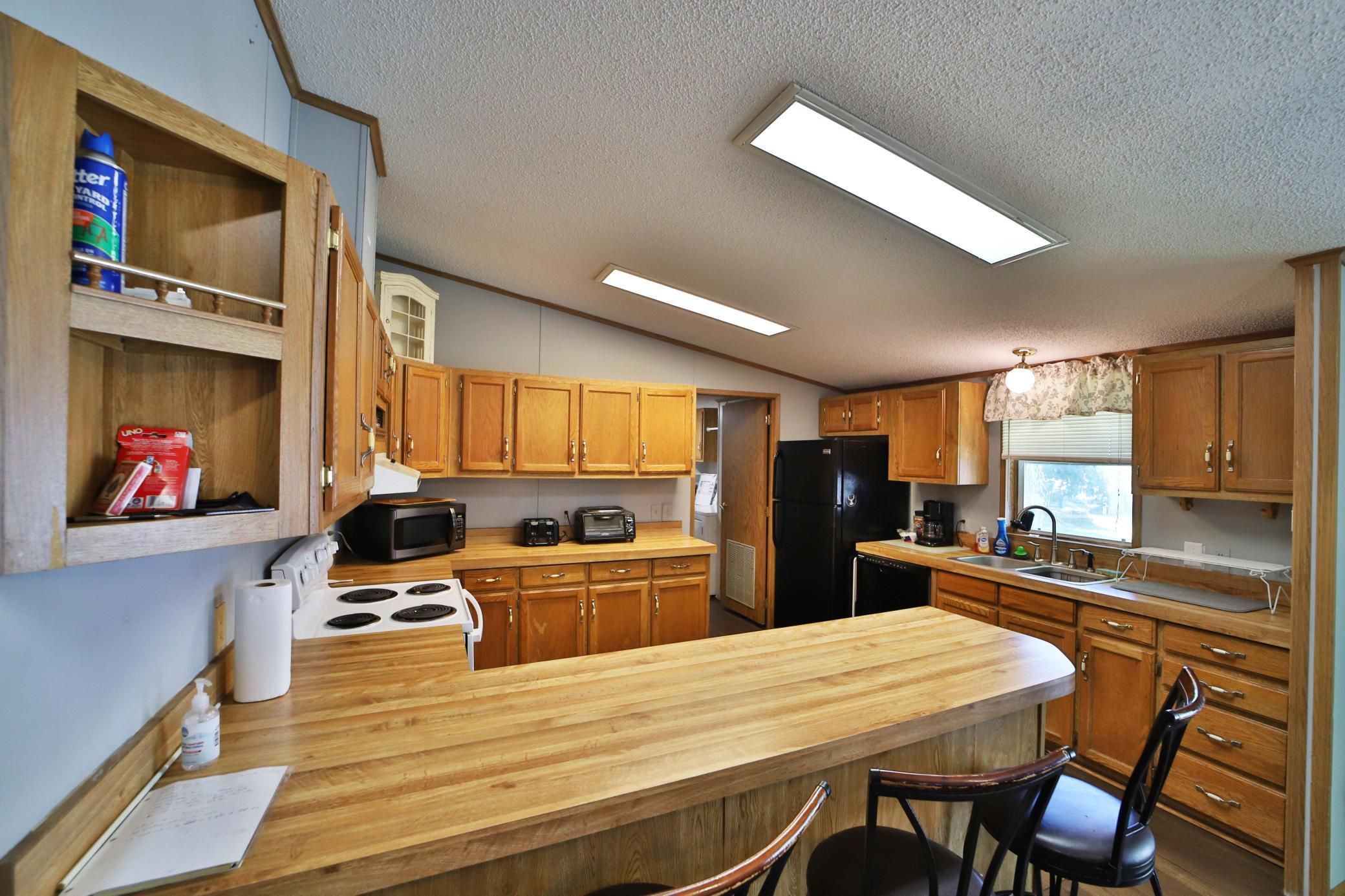 1995 single family home for sale at 801 E Lake Street in Osakis, MN — 3 bed, 2 bath (photo 4 of 38)