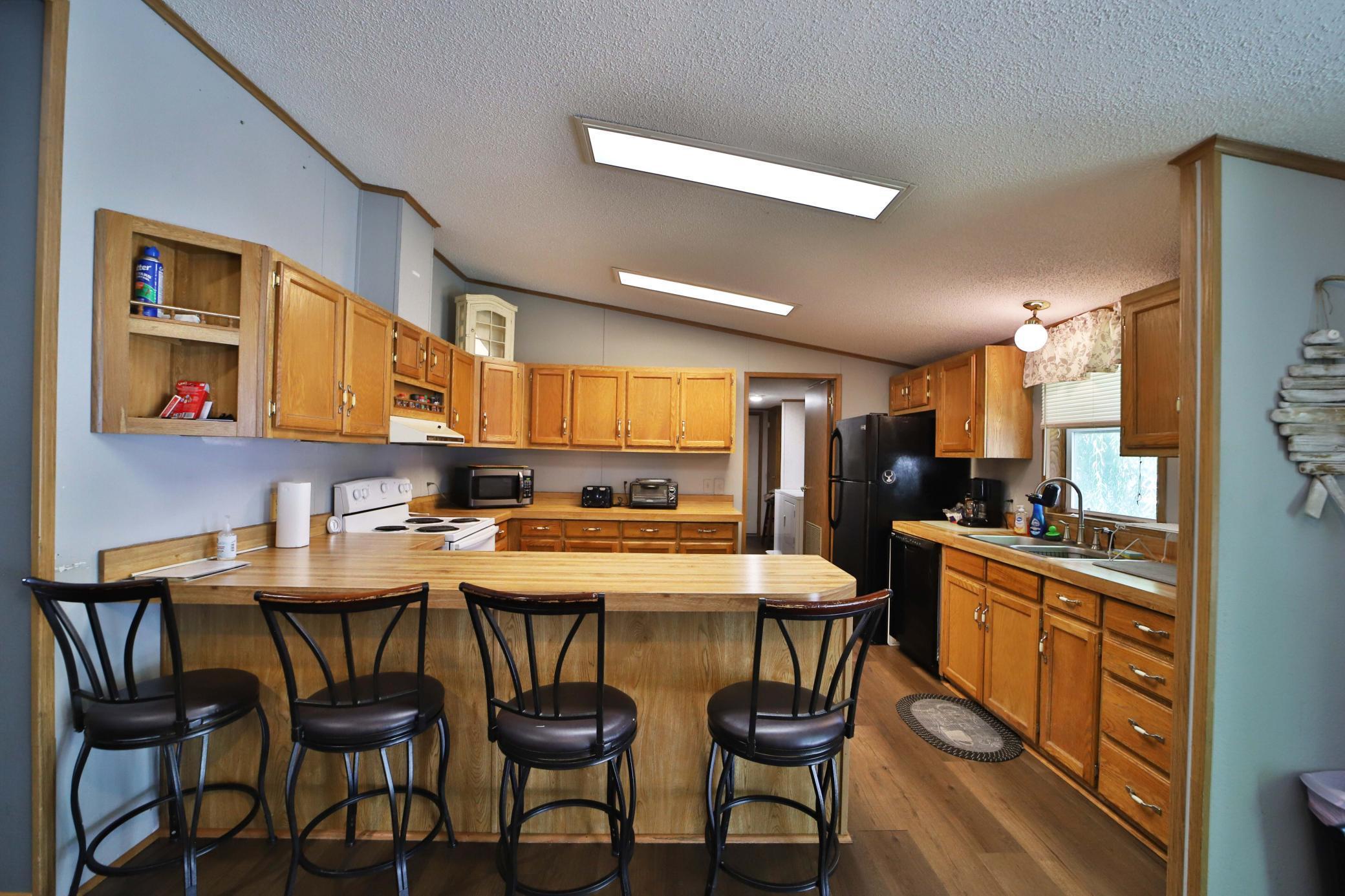 1995 single family home for sale at 801 E Lake Street in Osakis, MN — 3 bed, 2 bath (photo 8 of 38)