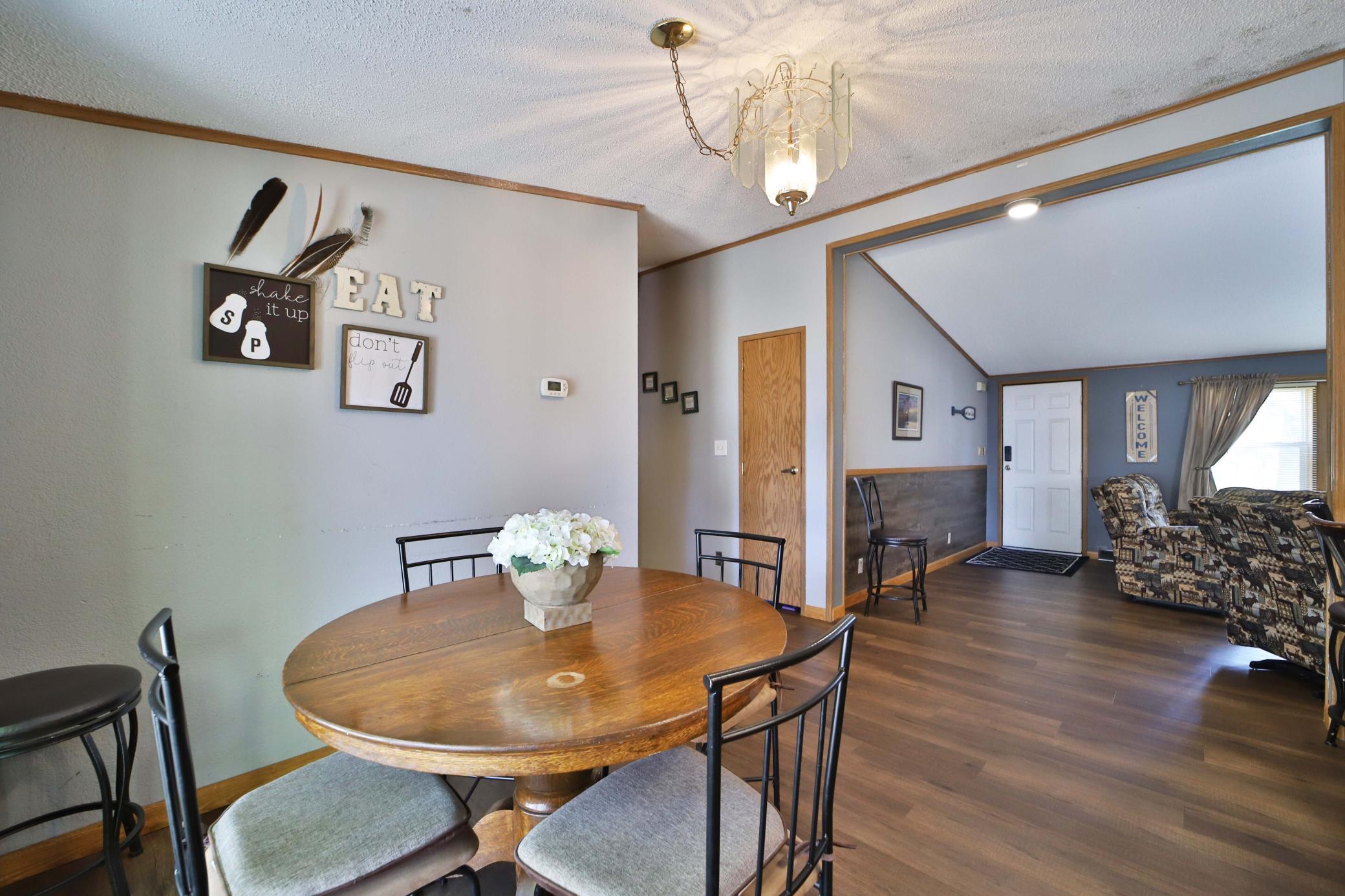 1995 single family home for sale at 801 E Lake Street in Osakis, MN — 3 bed, 2 bath (photo 9 of 38)
