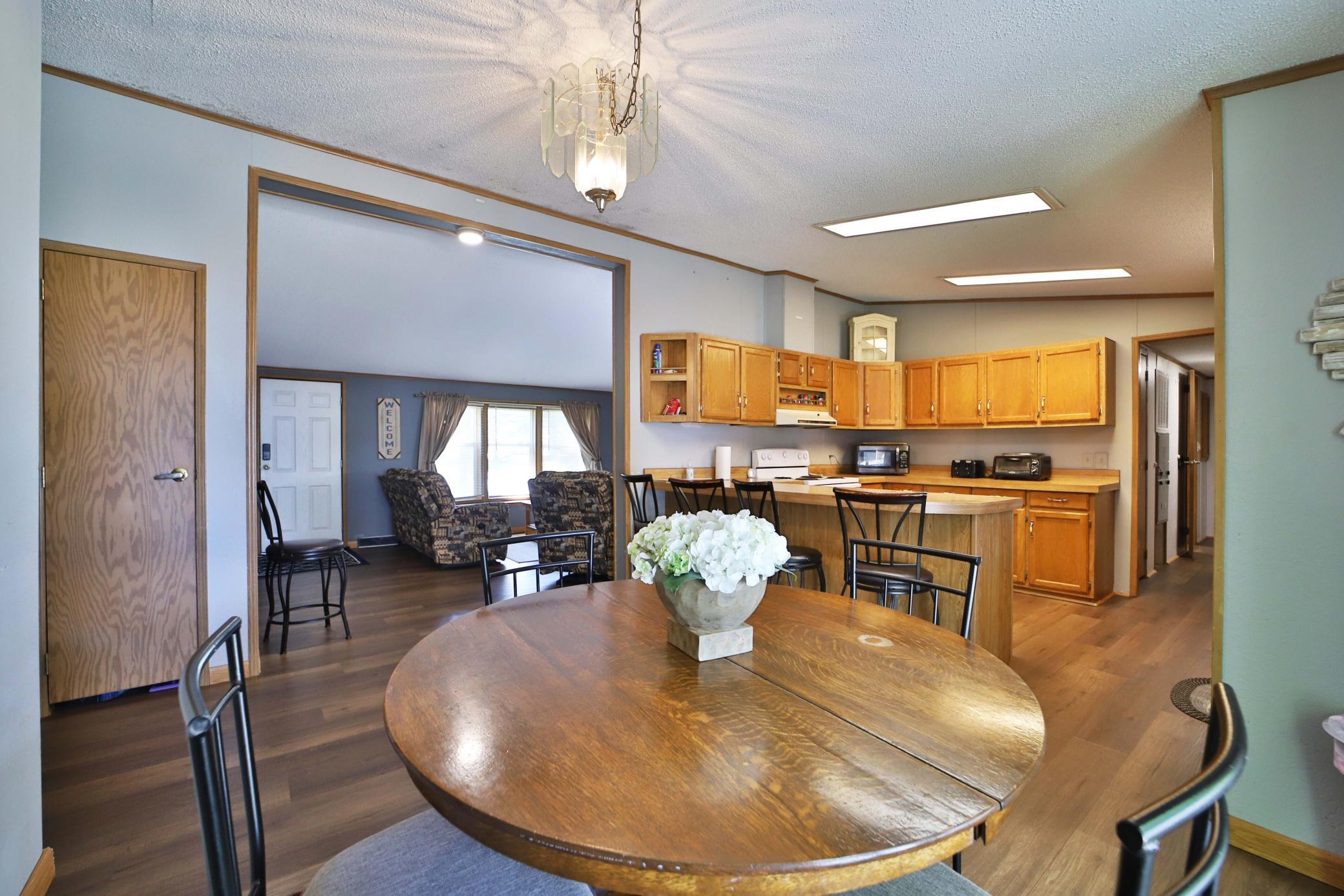 1995 single family home for sale at 801 E Lake Street in Osakis, MN — 3 bed, 2 bath (photo 10 of 38)