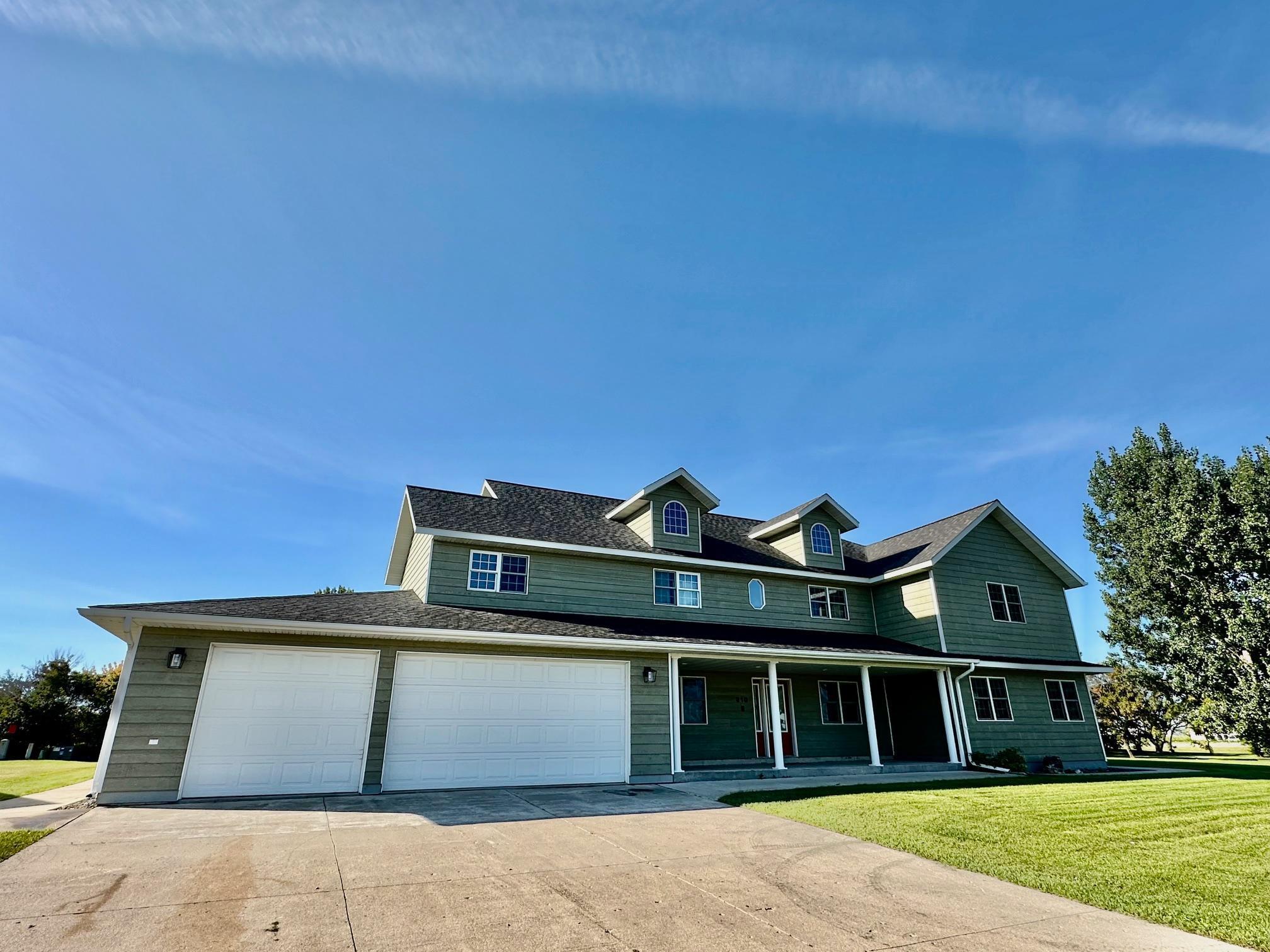 310 7th Street SW, Roseau MN 56751 - Photo 2 of 37