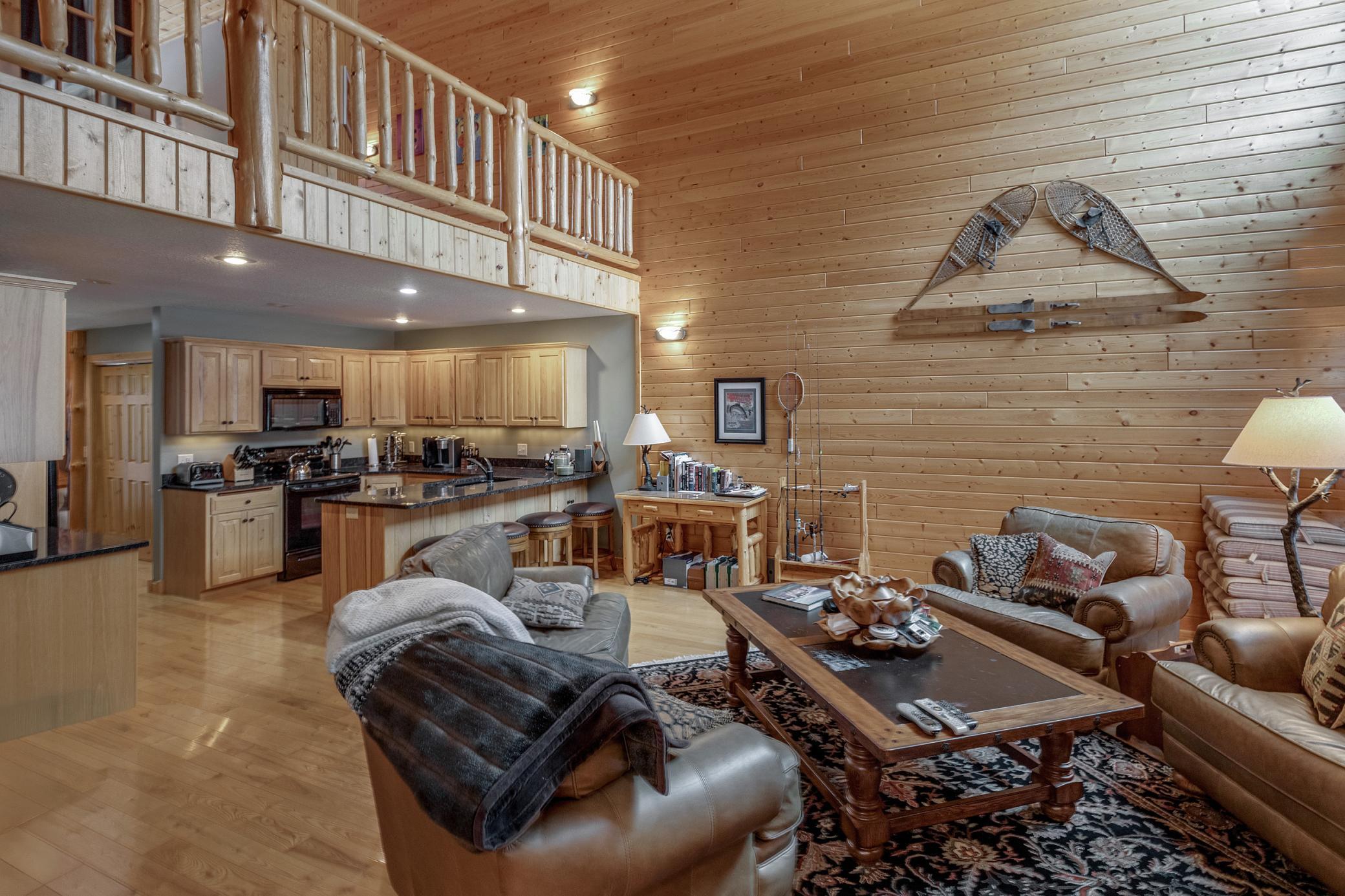 2007 townhouse for sale at 36721 County Road 66 in Crosslake, MN — 3 bed, 4 bath (photo 4 of 39)