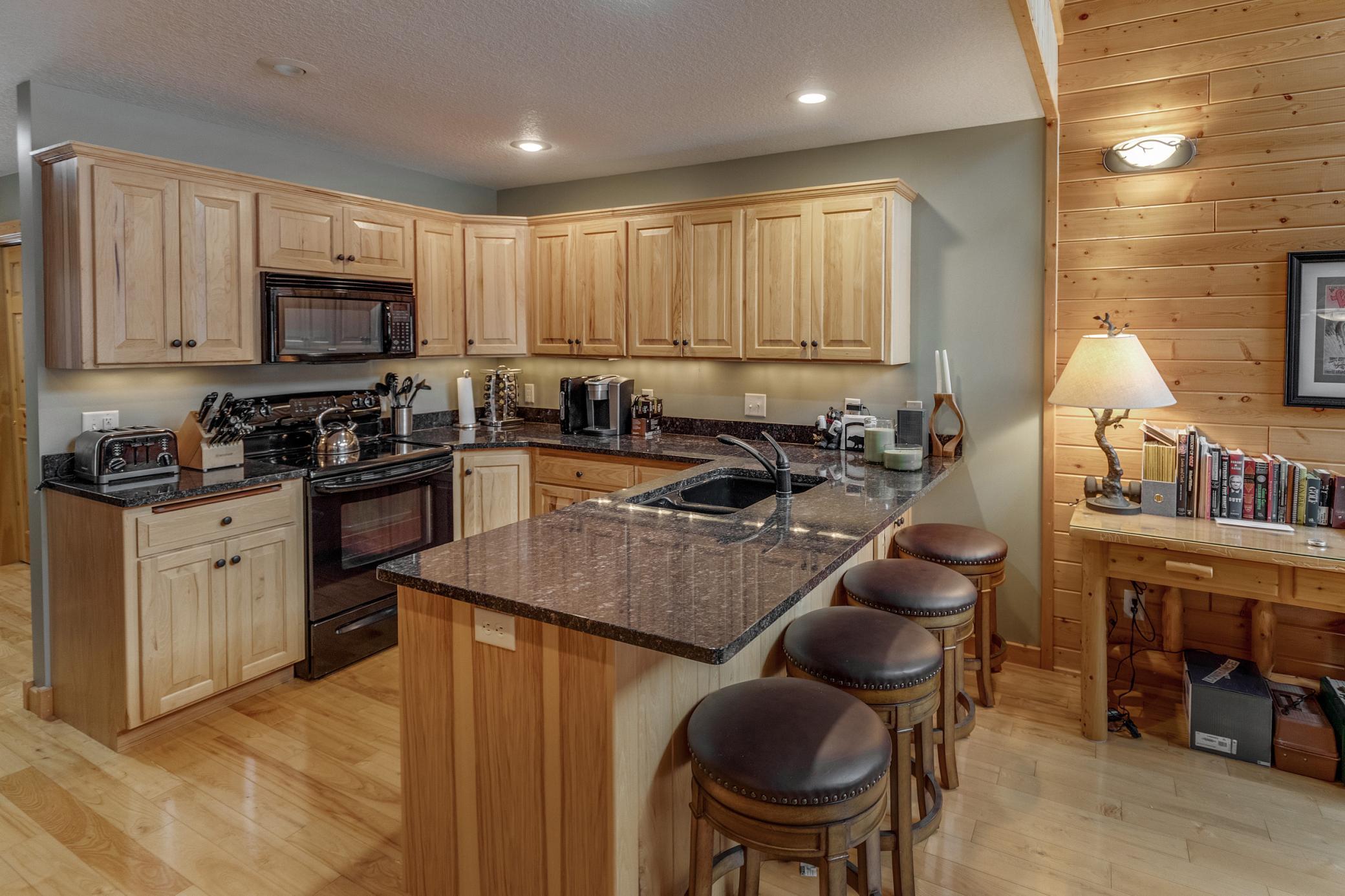 2007 townhouse for sale at 36721 County Road 66 in Crosslake, MN — 3 bed, 4 bath (photo 8 of 39)