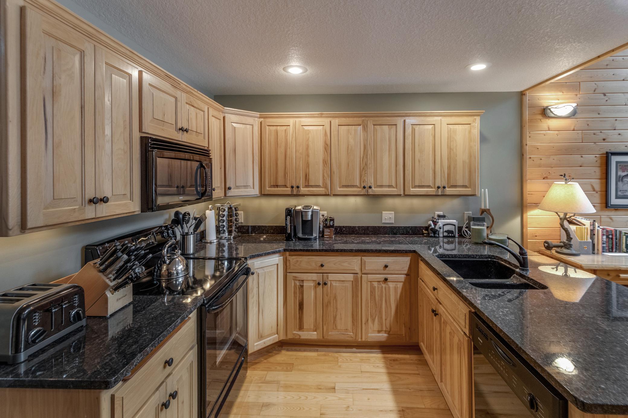 2007 townhouse for sale at 36721 County Road 66 in Crosslake, MN — 3 bed, 4 bath (photo 9 of 39)