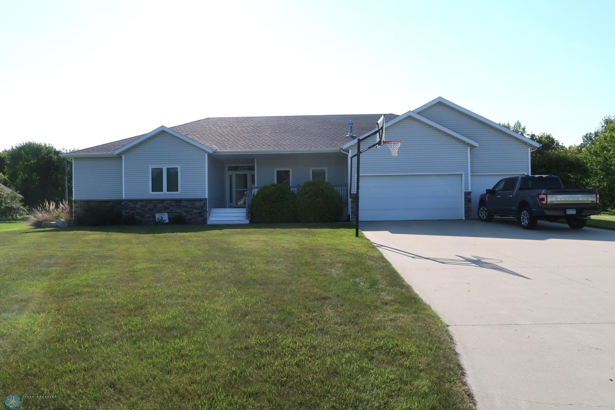 2007 single family home for sale at 1101 Southcreek Avenue in Glyndon, MN — 5 bed, 4 bath