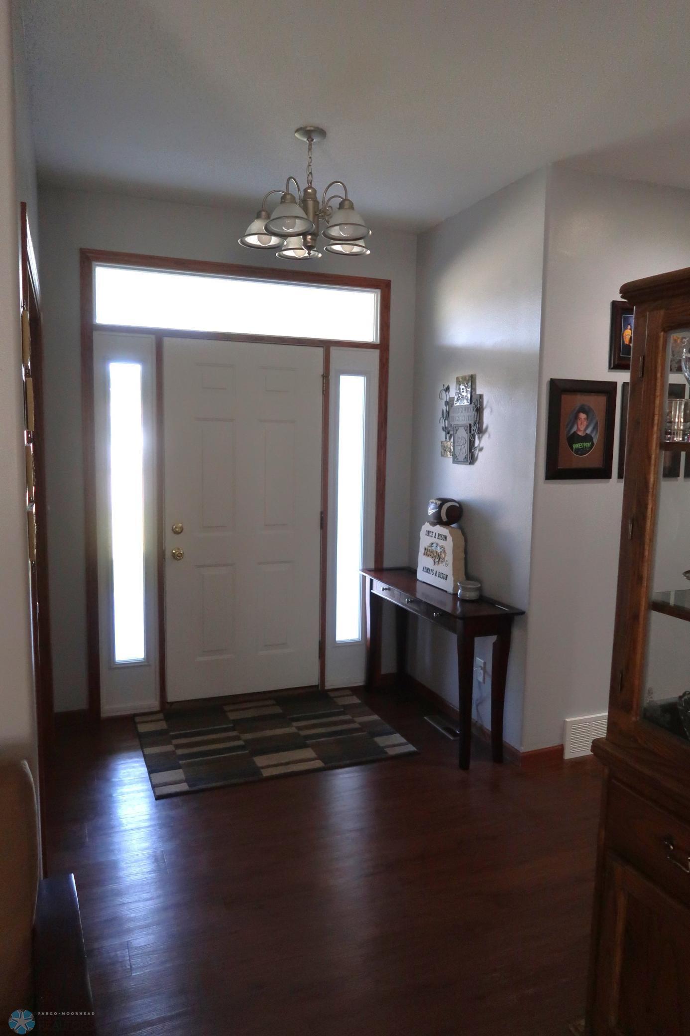 2007 single family home for sale at 1101 Southcreek Avenue in Glyndon, MN — 5 bed, 4 bath (photo 15 of 58)