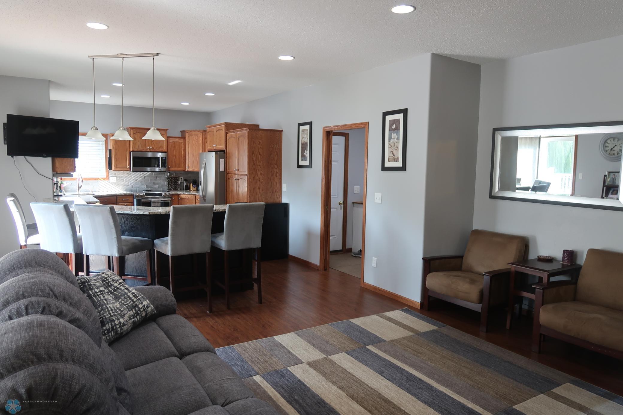 2007 single family home for sale at 1101 Southcreek Avenue in Glyndon, MN — 5 bed, 4 bath (photo 20 of 58)