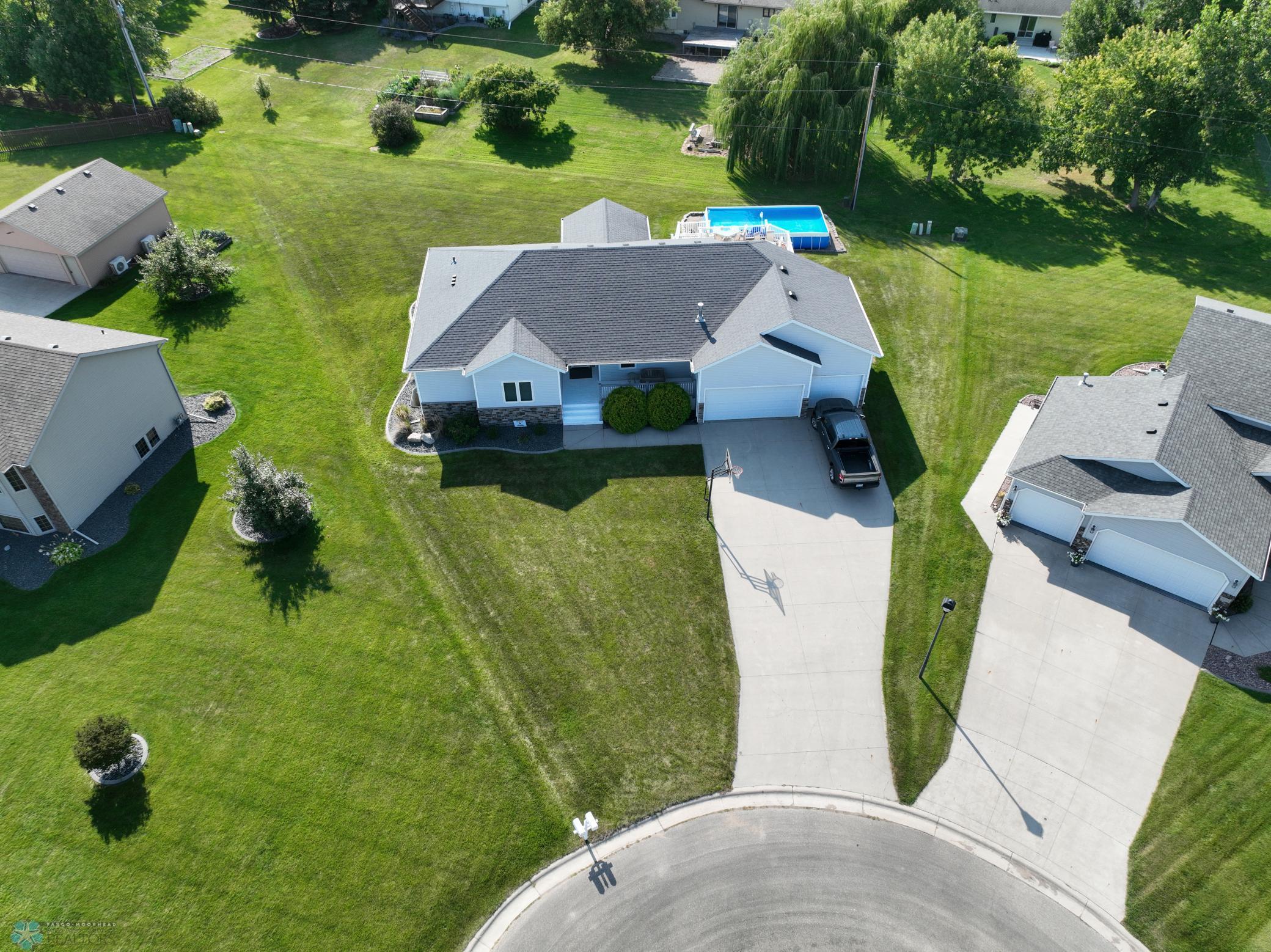 2007 single family home for sale at 1101 Southcreek Avenue in Glyndon, MN — 5 bed, 4 bath (photo 3 of 58)