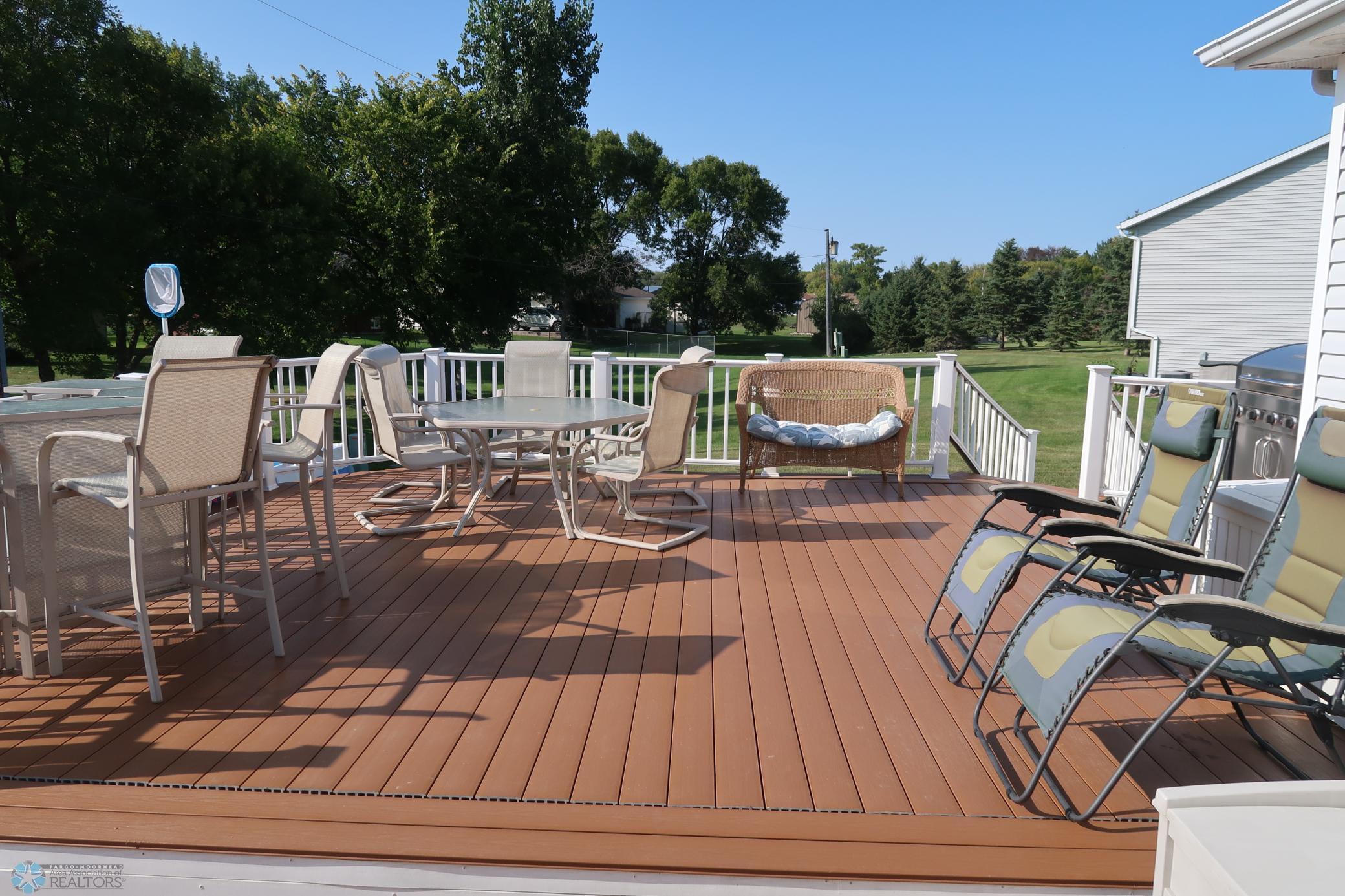 2007 single family home for sale at 1101 Southcreek Avenue in Glyndon, MN — 5 bed, 4 bath (photo 24 of 58)