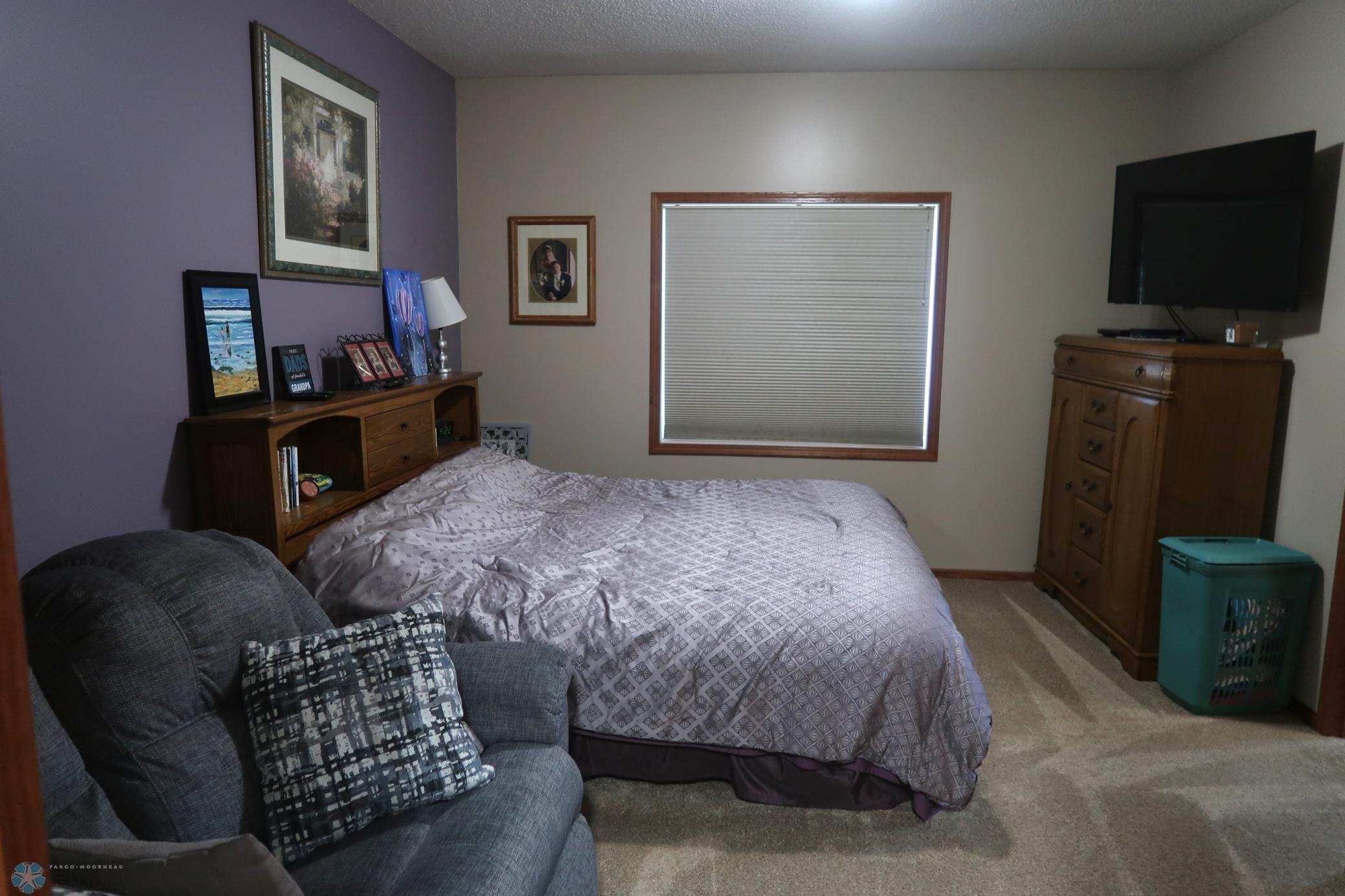 2007 single family home for sale at 1101 Southcreek Avenue in Glyndon, MN — 5 bed, 4 bath (photo 29 of 58)