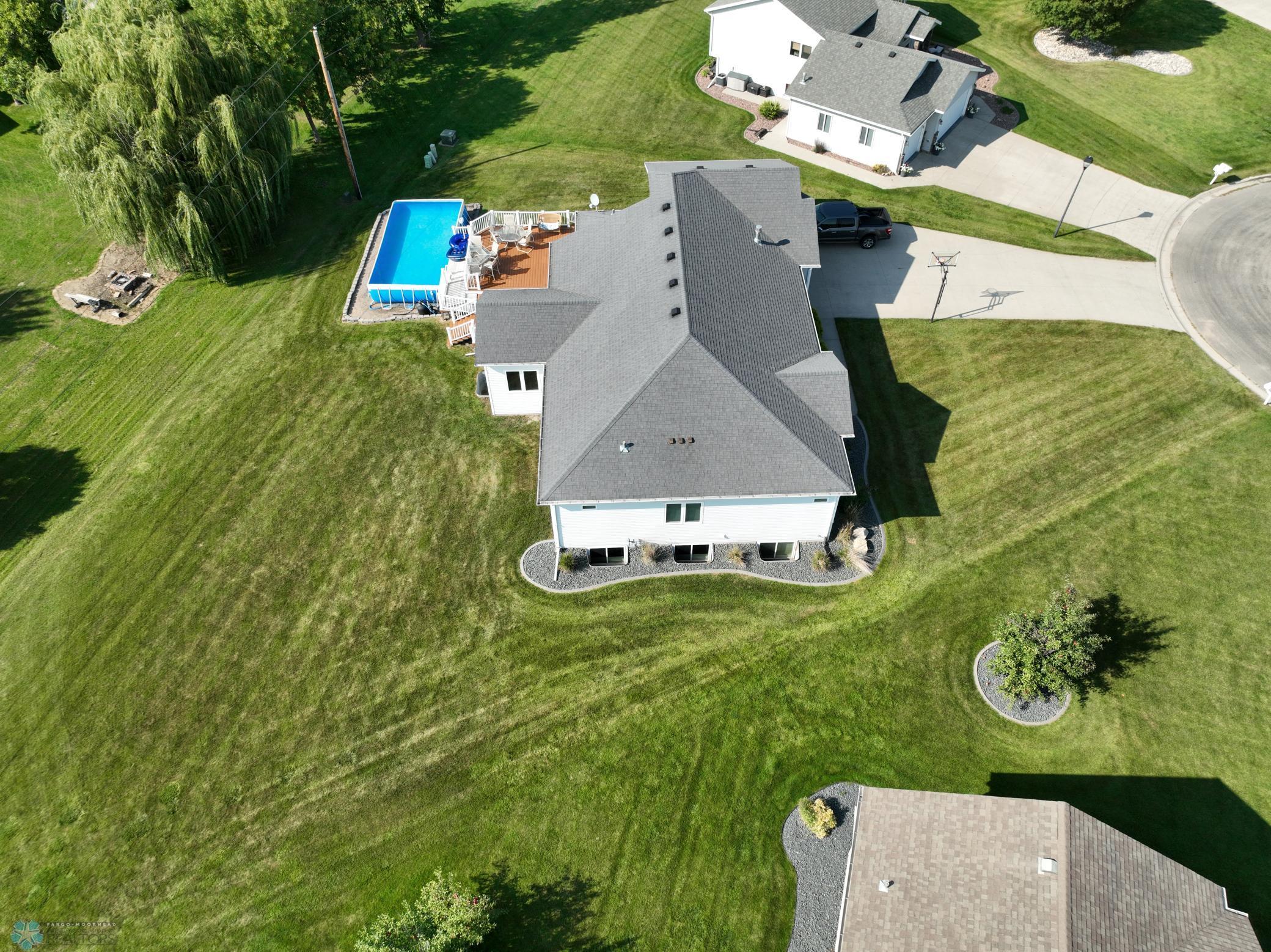 2007 single family home for sale at 1101 Southcreek Avenue in Glyndon, MN — 5 bed, 4 bath (photo 4 of 58)