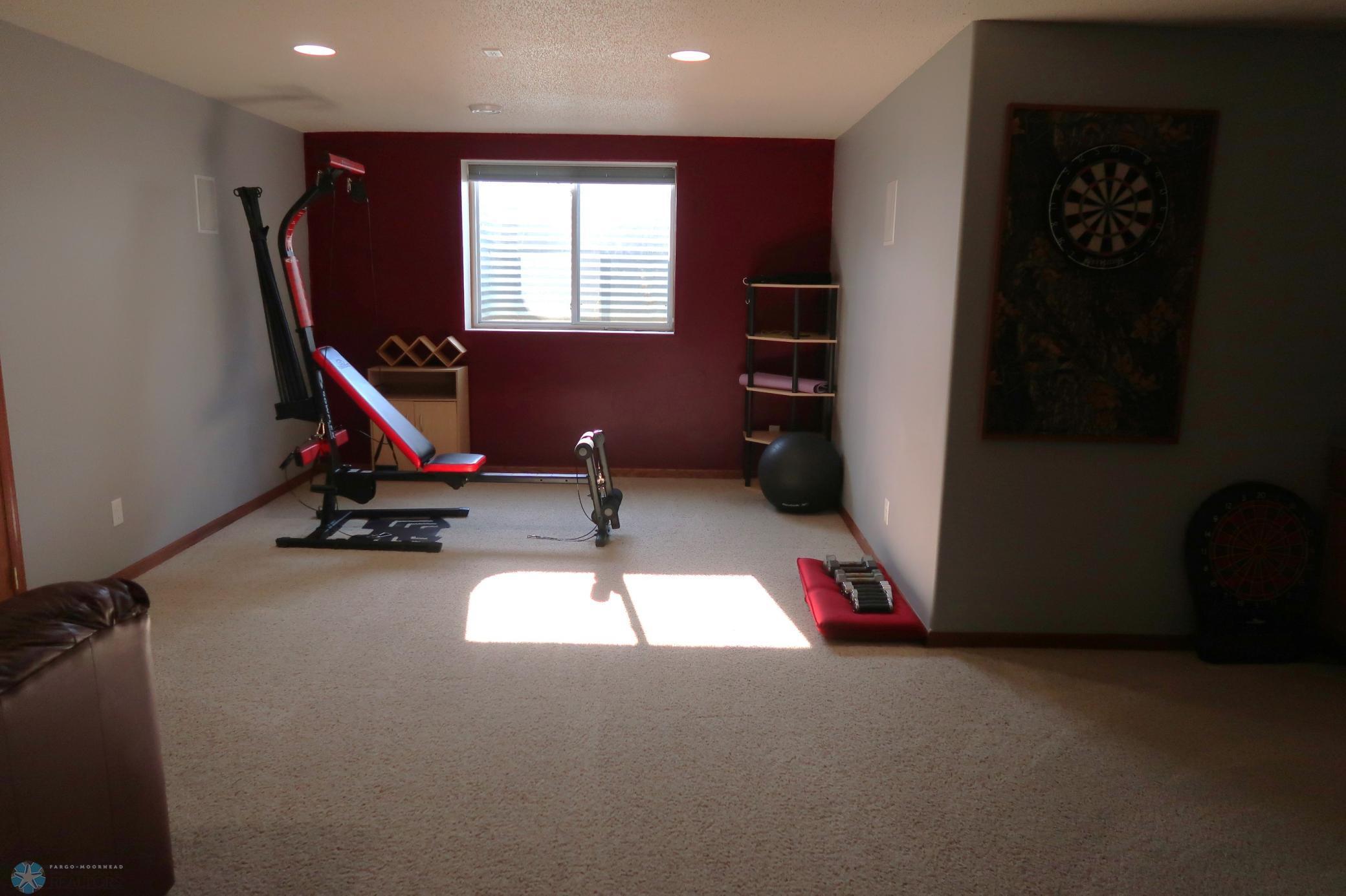 2007 single family home for sale at 1101 Southcreek Avenue in Glyndon, MN — 5 bed, 4 bath (photo 47 of 58)