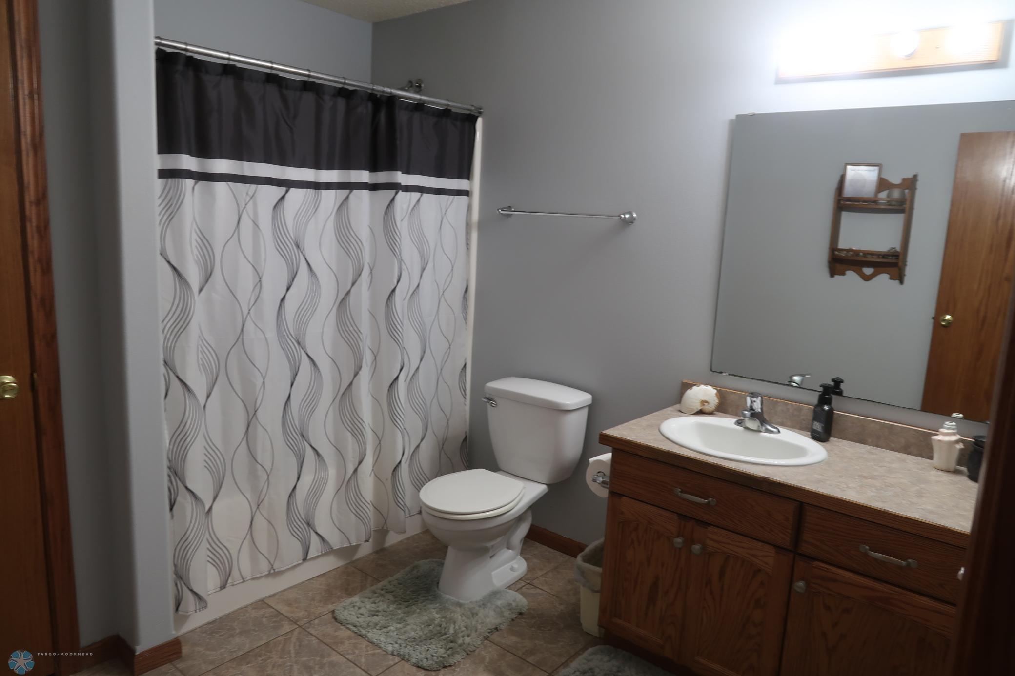 2007 single family home for sale at 1101 Southcreek Avenue in Glyndon, MN — 5 bed, 4 bath (photo 50 of 58)