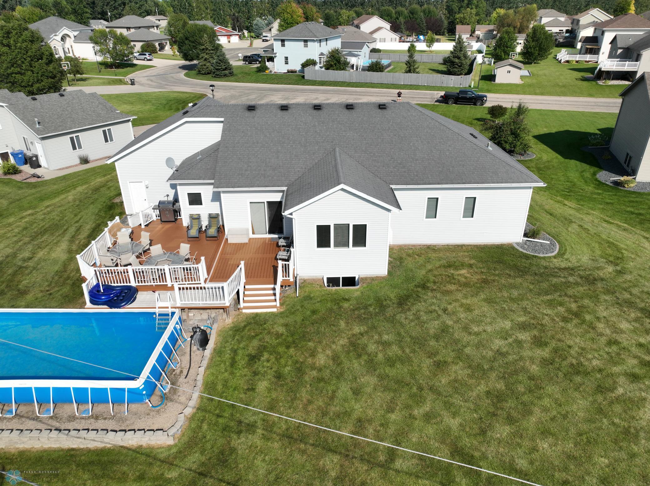 2007 single family home for sale at 1101 Southcreek Avenue in Glyndon, MN — 5 bed, 4 bath (photo 6 of 58)