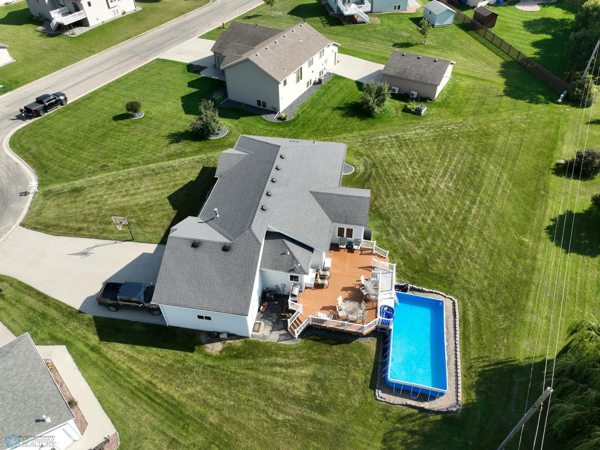 2007 single family home for sale at 1101 Southcreek Avenue in Glyndon, MN — 5 bed, 4 bath (photo 7 of 58)