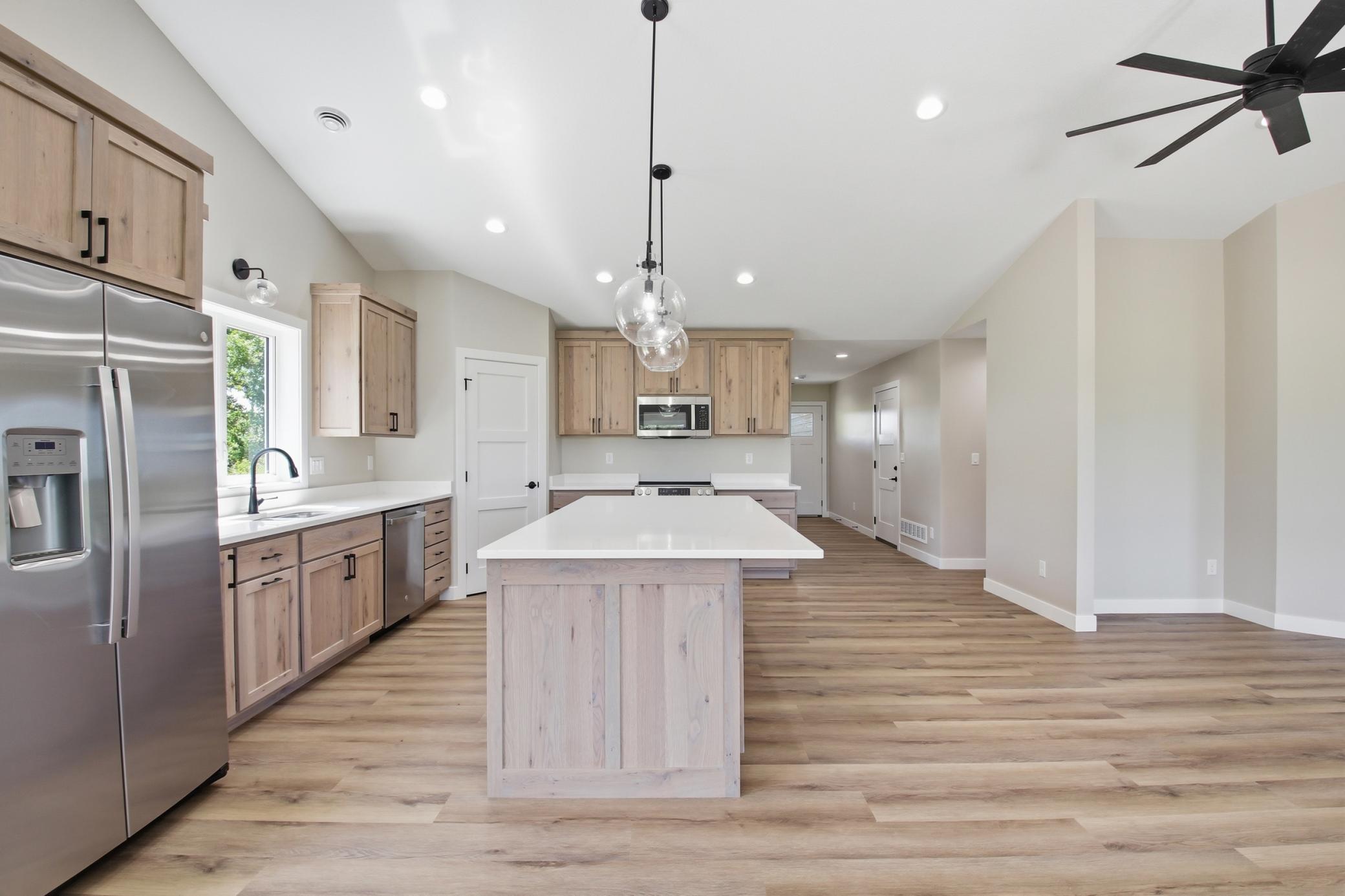 2026 townhouse for sale at 381 Old Glory Drive NE in Alexandria, MN — 2 bed, 2 bath (photo 8 of 30)