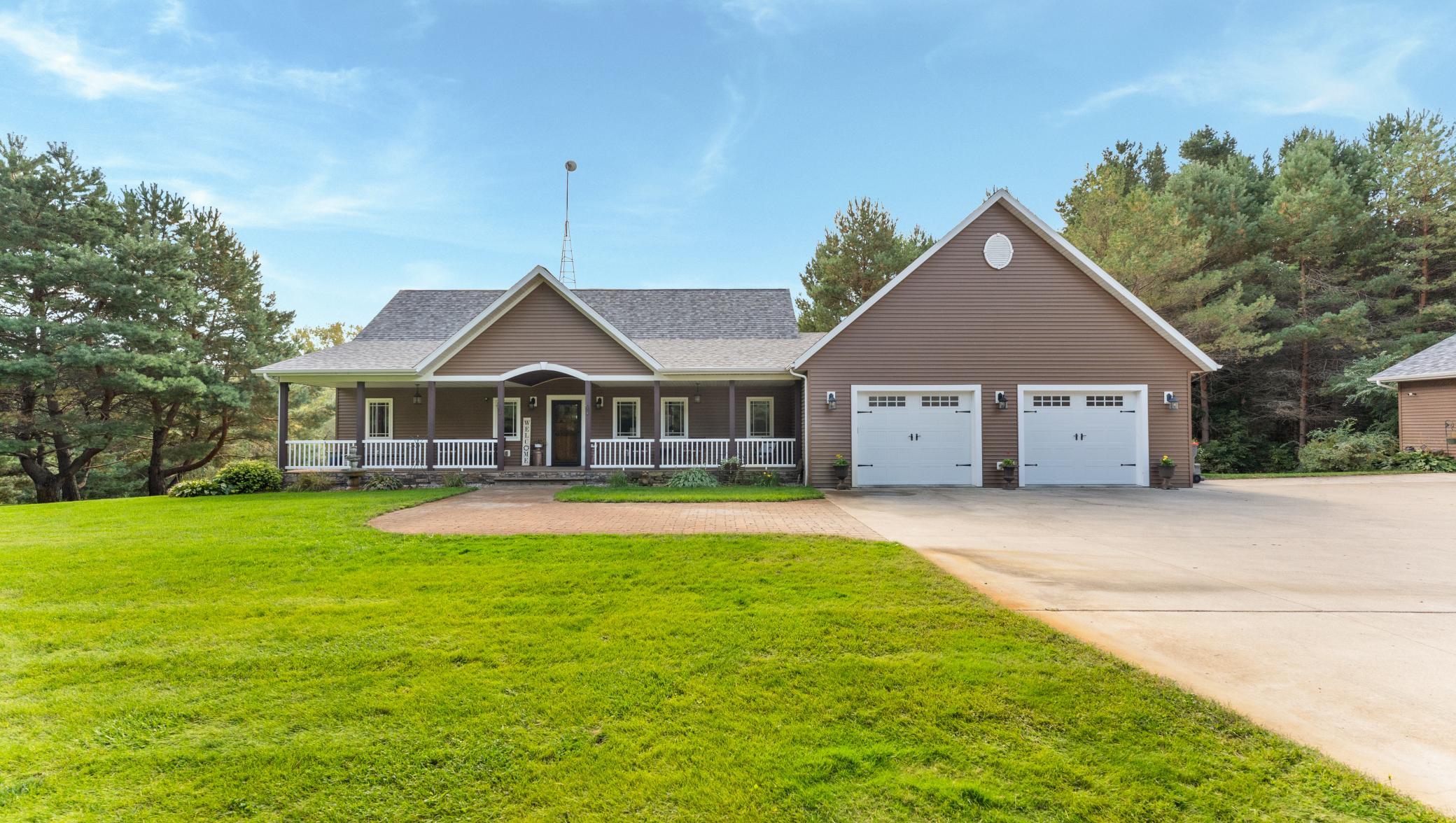 2004 single family home for sale at 3191 Crestwood Drive NE in Alexandria, MN — 4 bed, 4 bath (photo 12 of 92)