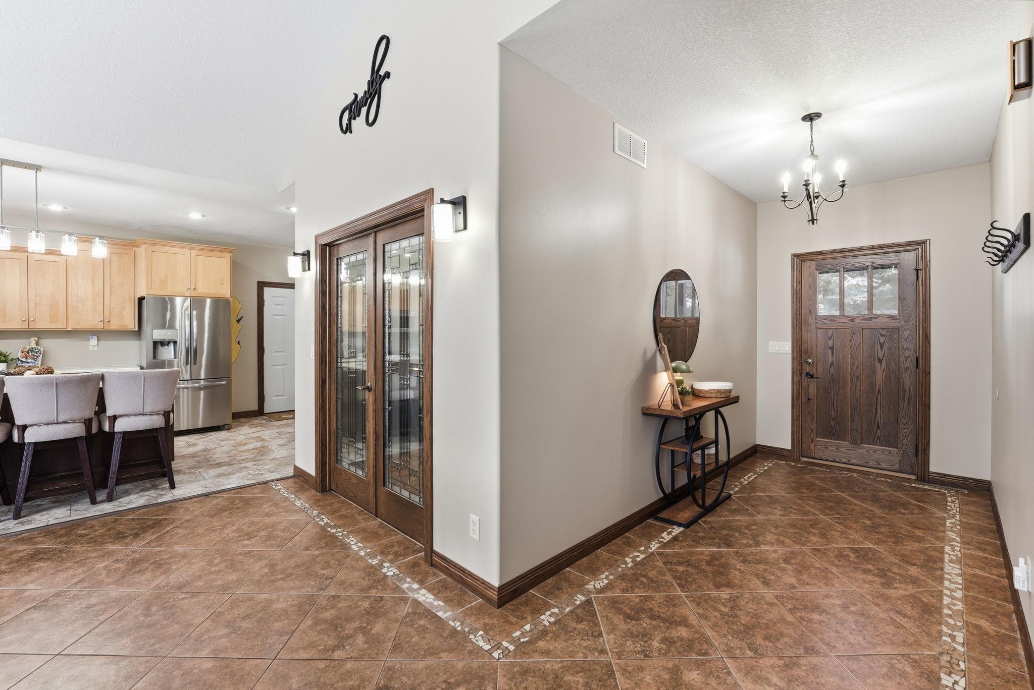 2004 single family home for sale at 3191 Crestwood Drive NE in Alexandria, MN — 4 bed, 4 bath (photo 16 of 92)