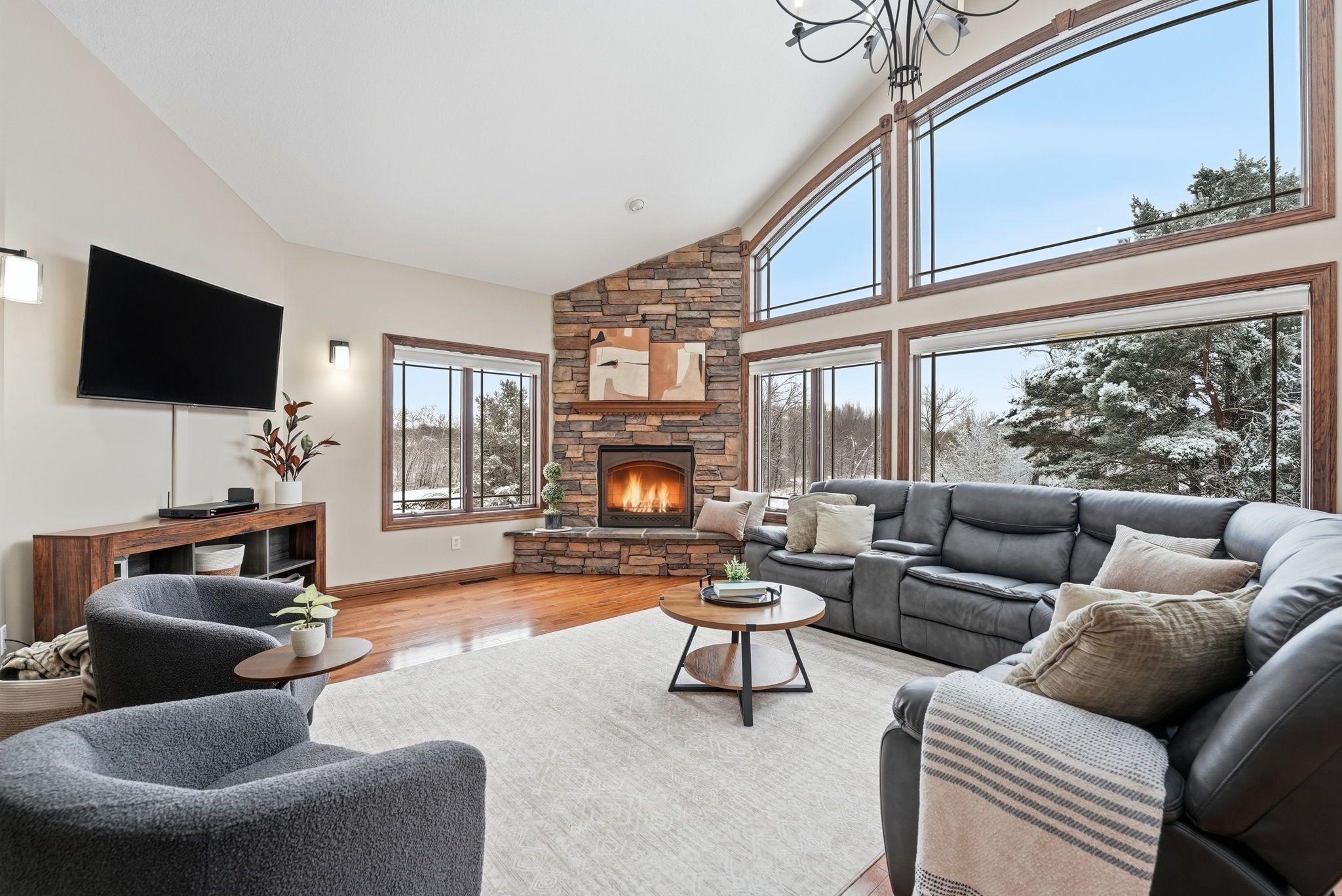 2004 single family home for sale at 3191 Crestwood Drive NE in Alexandria, MN — 4 bed, 4 bath (photo 3 of 92)