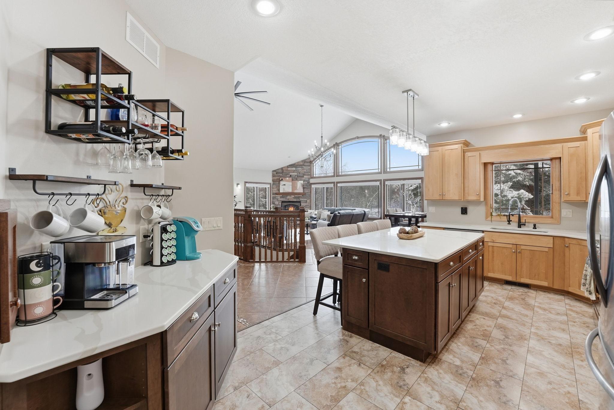 2004 single family home for sale at 3191 Crestwood Drive NE in Alexandria, MN — 4 bed, 4 bath (photo 21 of 92)