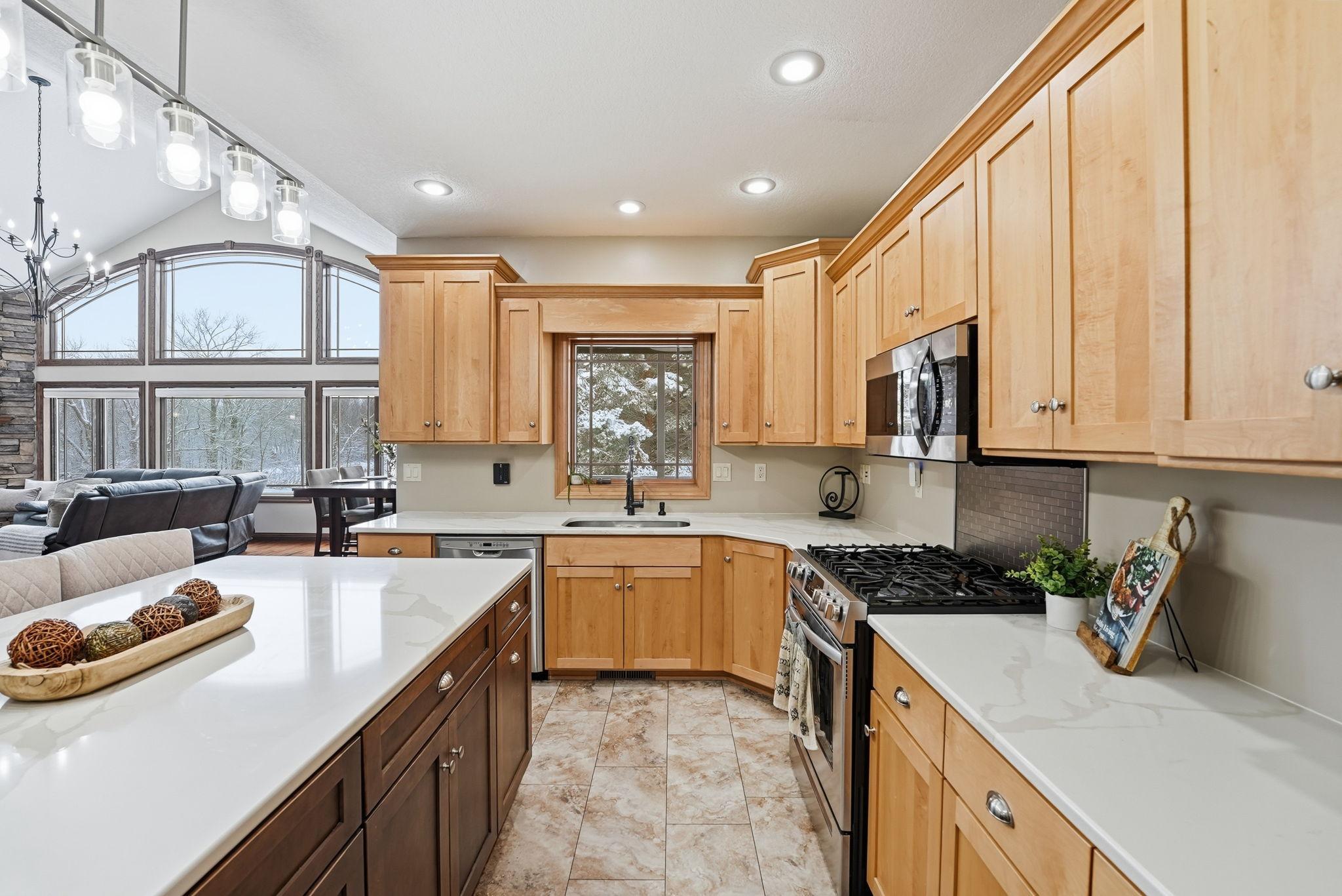 2004 single family home for sale at 3191 Crestwood Drive NE in Alexandria, MN — 4 bed, 4 bath (photo 23 of 92)