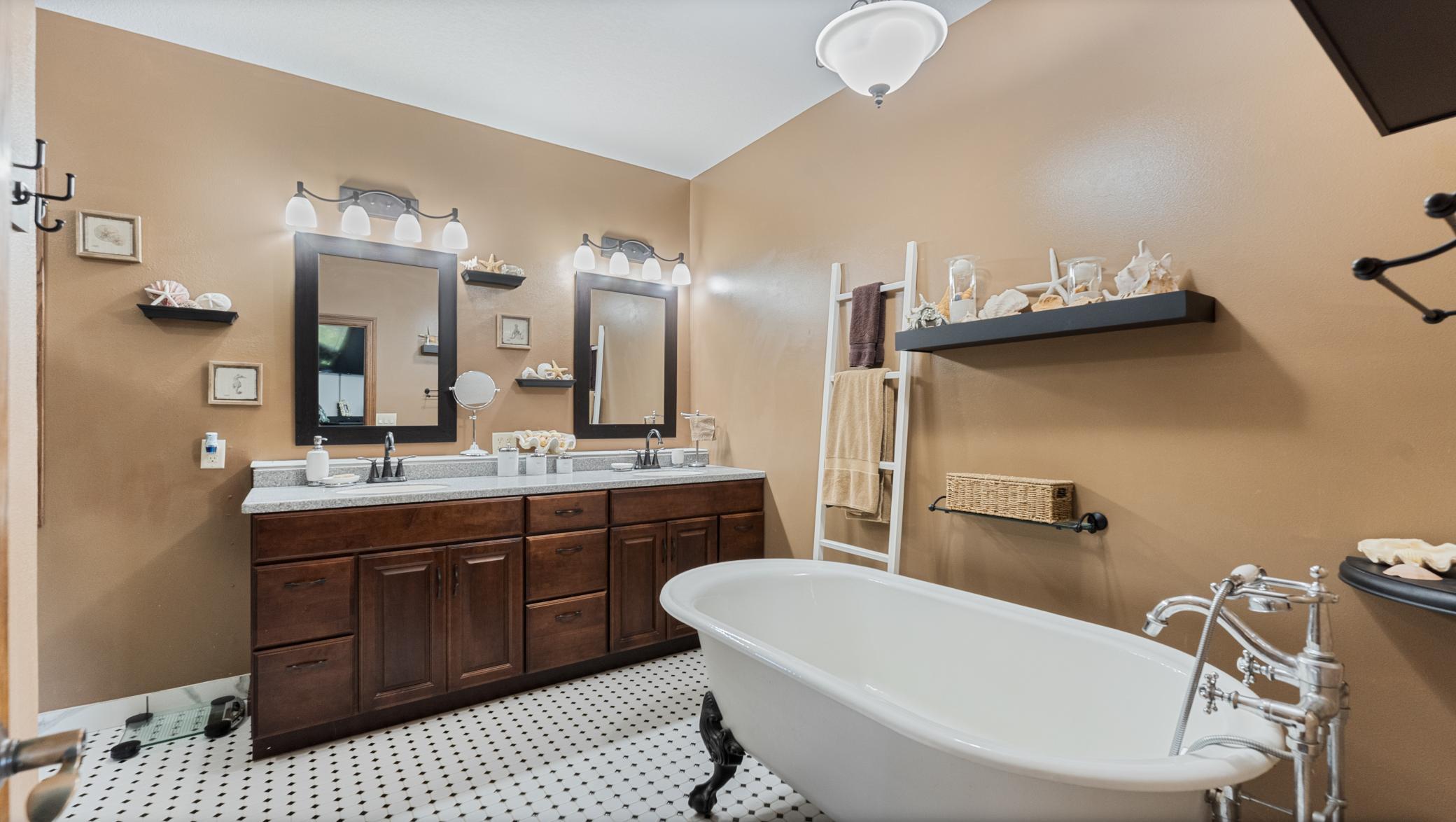 2004 single family home for sale at 3191 Crestwood Drive NE in Alexandria, MN — 4 bed, 4 bath (photo 35 of 92)