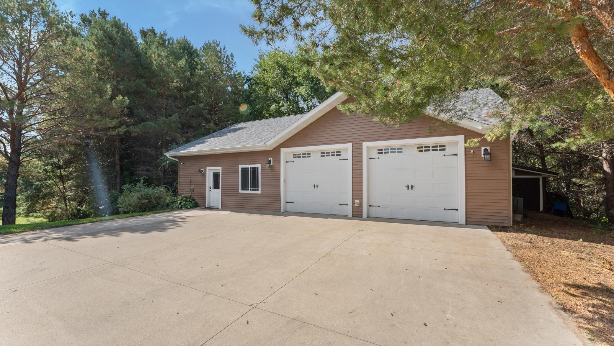 2004 single family home for sale at 3191 Crestwood Drive NE in Alexandria, MN — 4 bed, 4 bath (photo 61 of 92)
