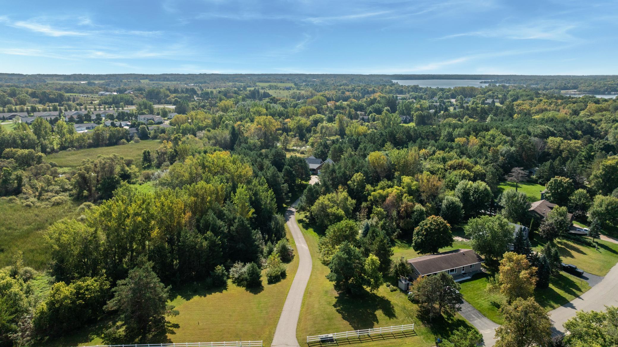 2004 single family home for sale at 3191 Crestwood Drive NE in Alexandria, MN — 4 bed, 4 bath (photo 8 of 92)