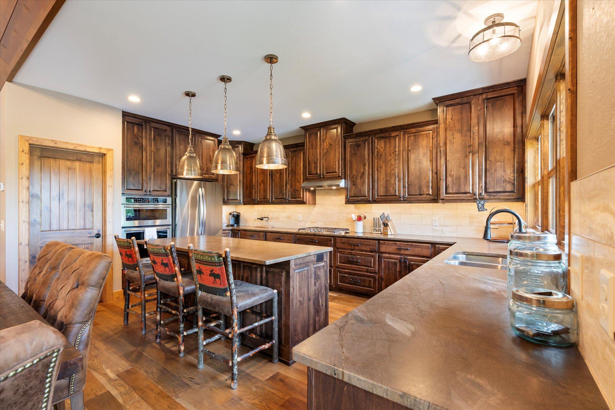 2018 single family home for sale at 38017 Donaldson Point in Pine River, MN — 5 bed, 5 bath (photo 18 of 55)