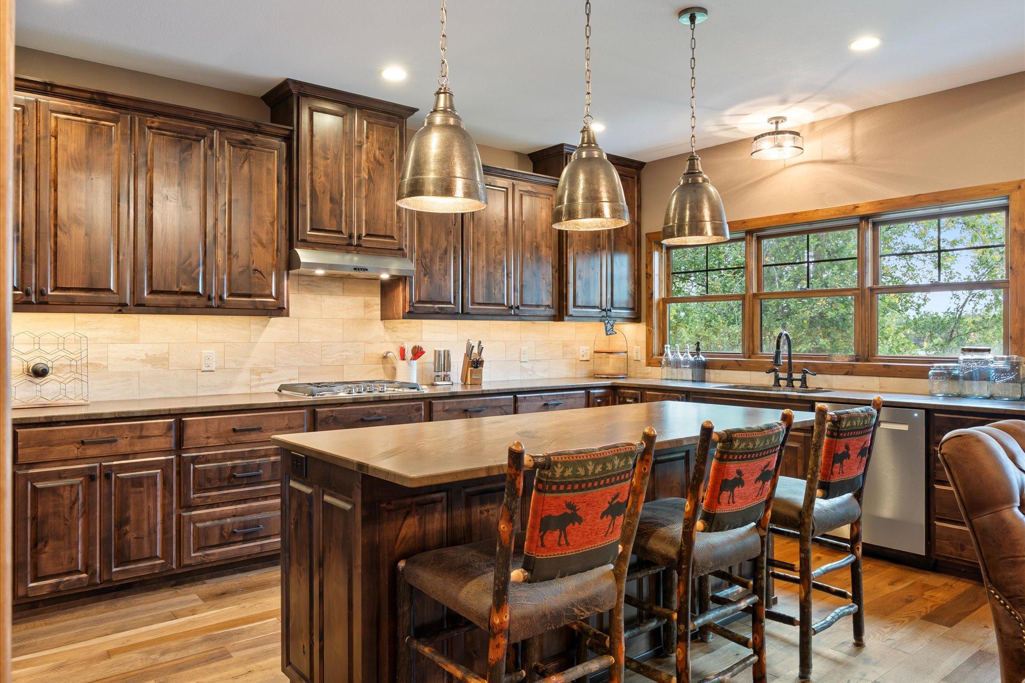 2018 single family home for sale at 38017 Donaldson Point in Pine River, MN — 5 bed, 5 bath (photo 19 of 55)